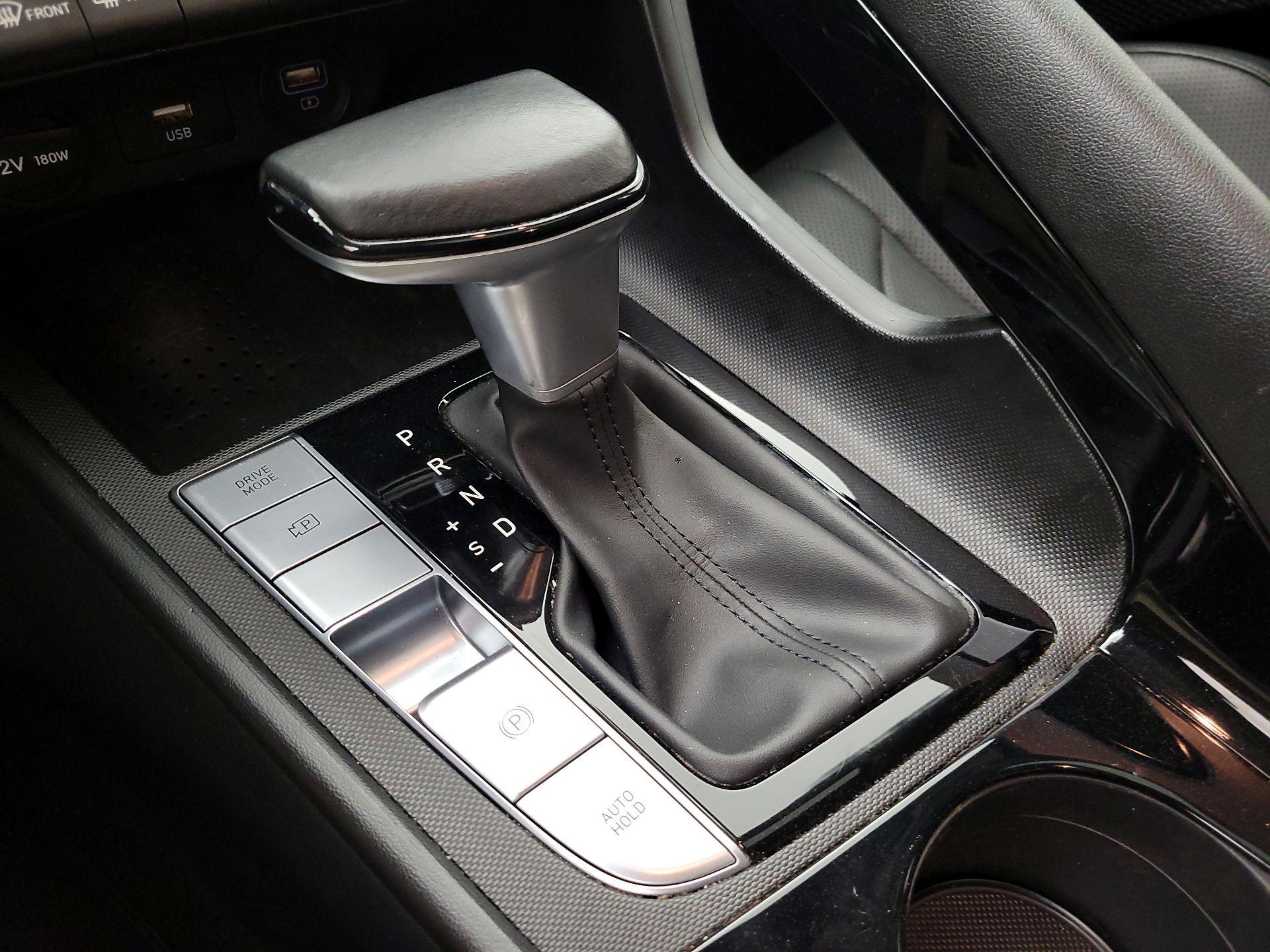 Thumbnail: 2023 Hyundai Elantra - 18