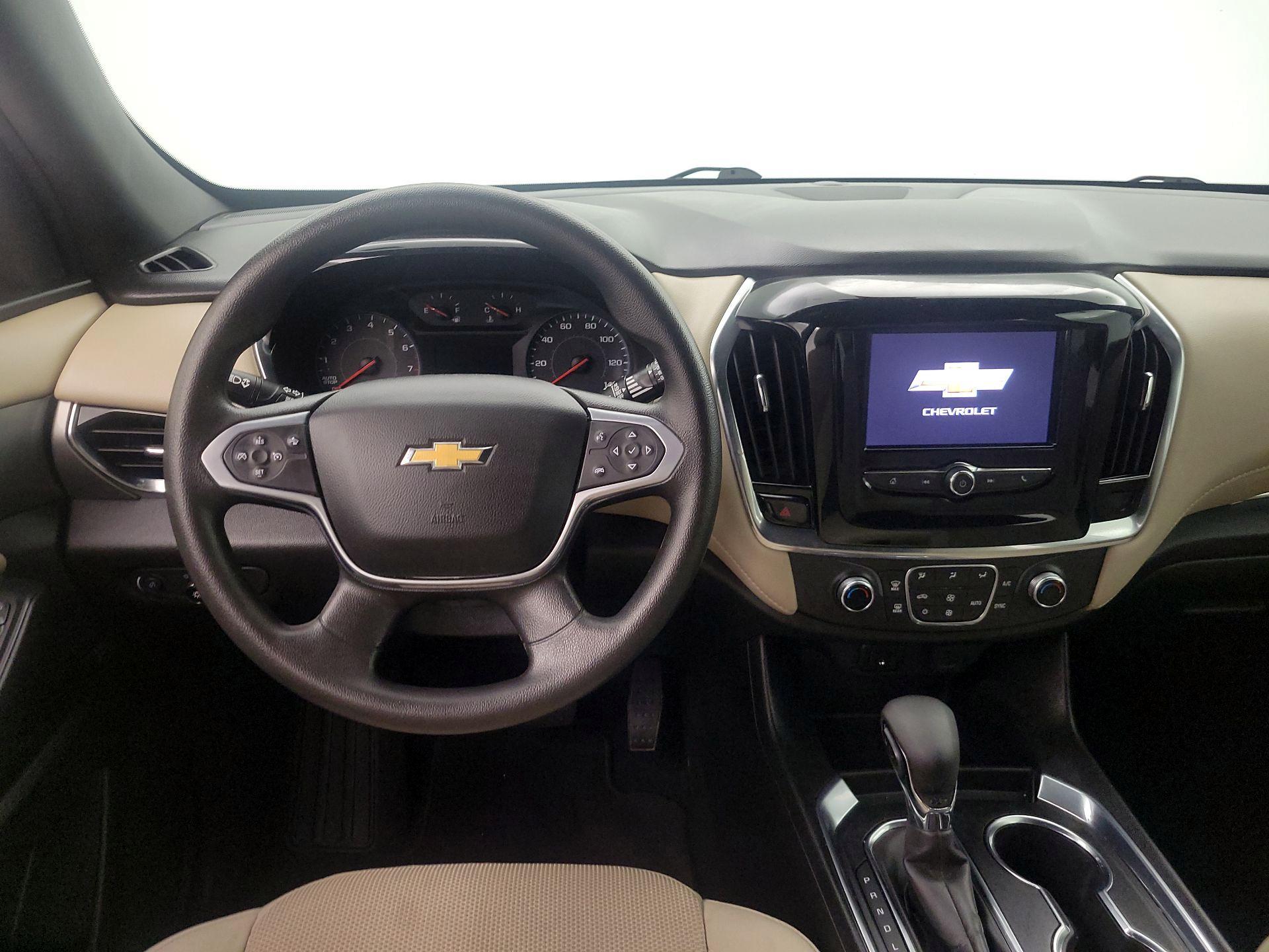 Thumbnail: 2022 Chevrolet Traverse - 10