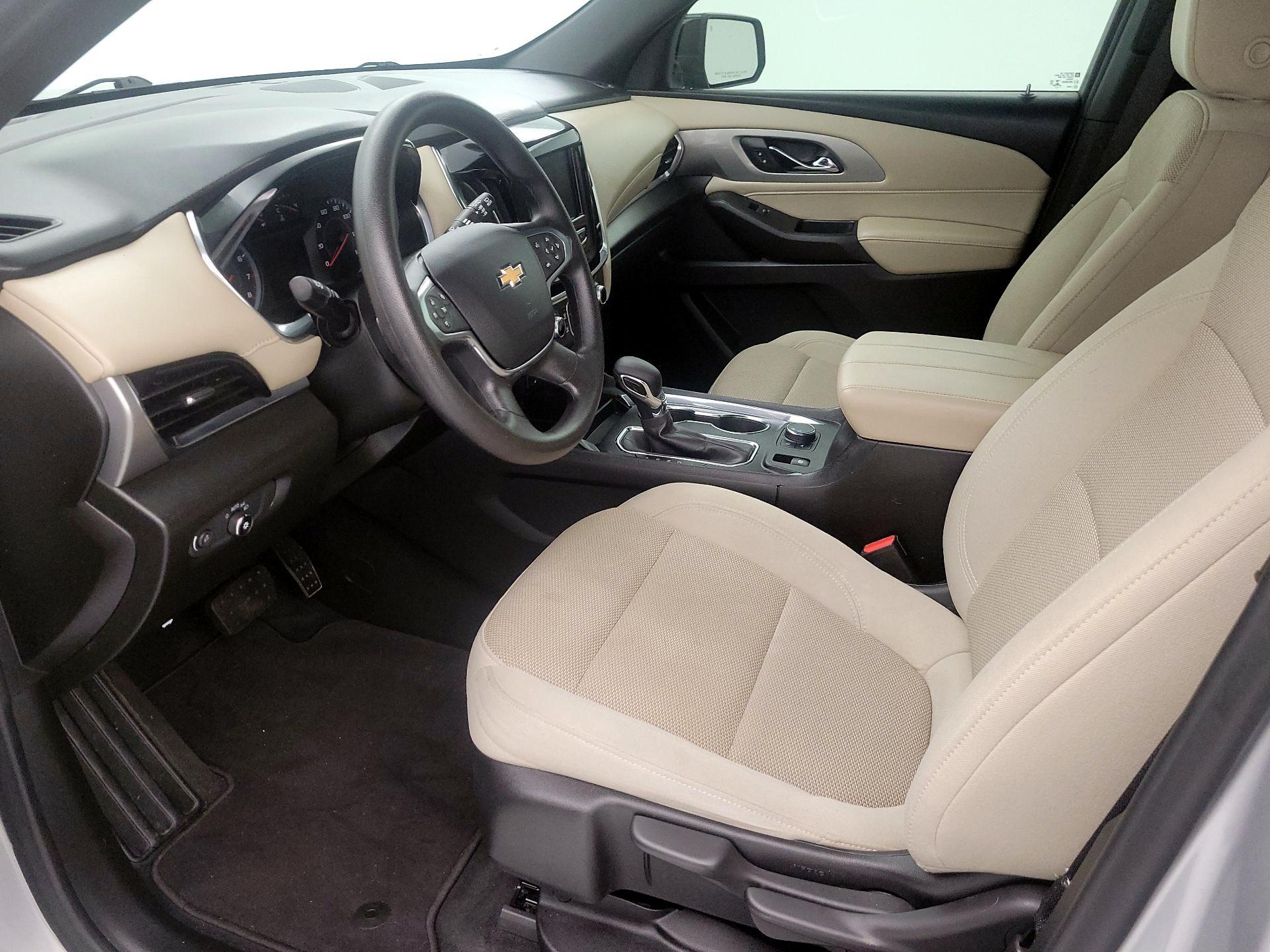 Thumbnail: 2022 Chevrolet Traverse - 11