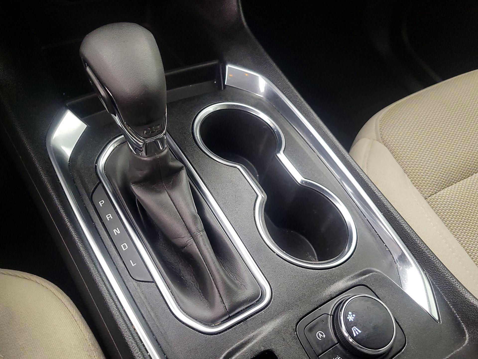 Thumbnail: 2022 Chevrolet Traverse - 17