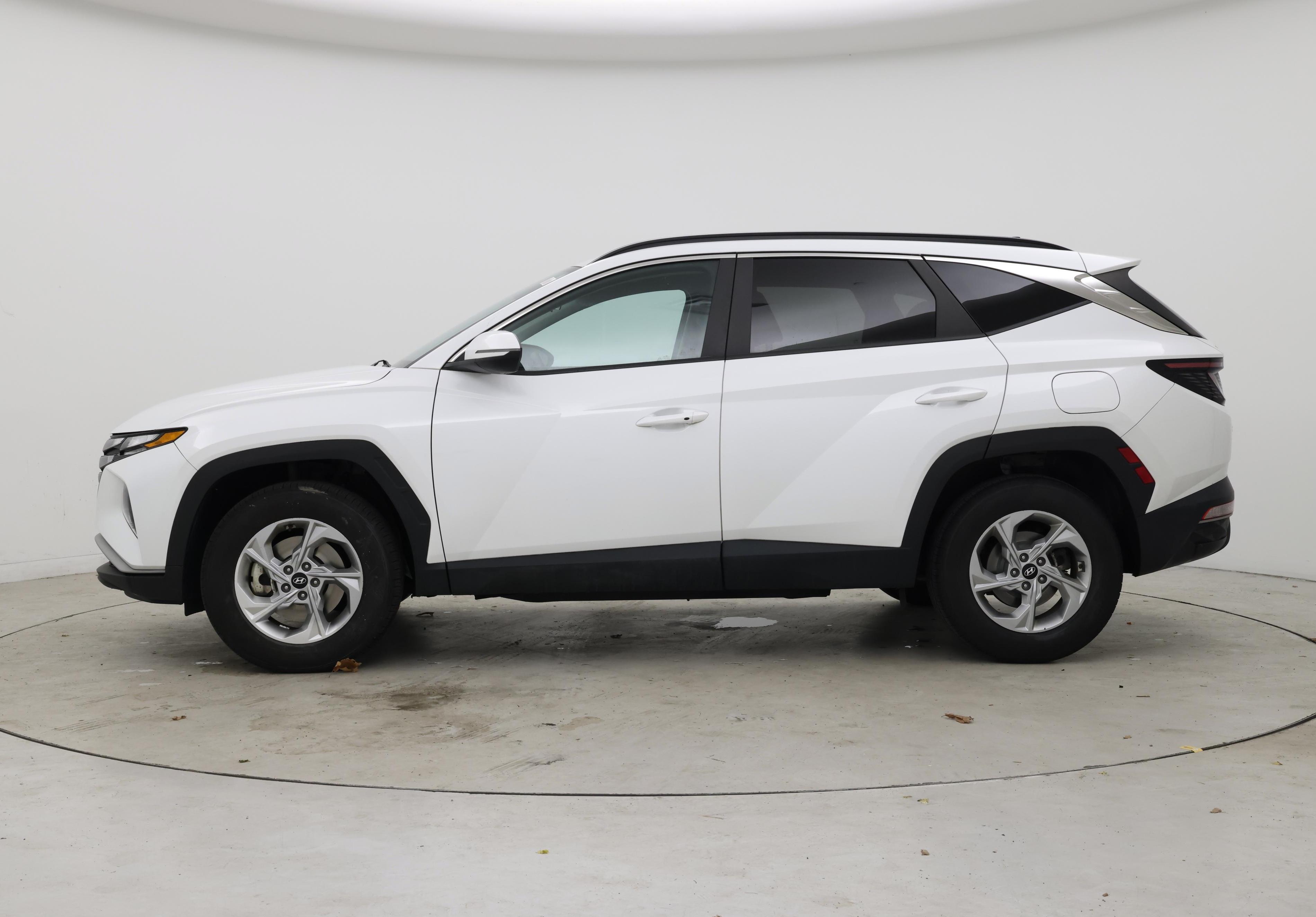 Thumbnail: 2022 Hyundai Tucson - 3