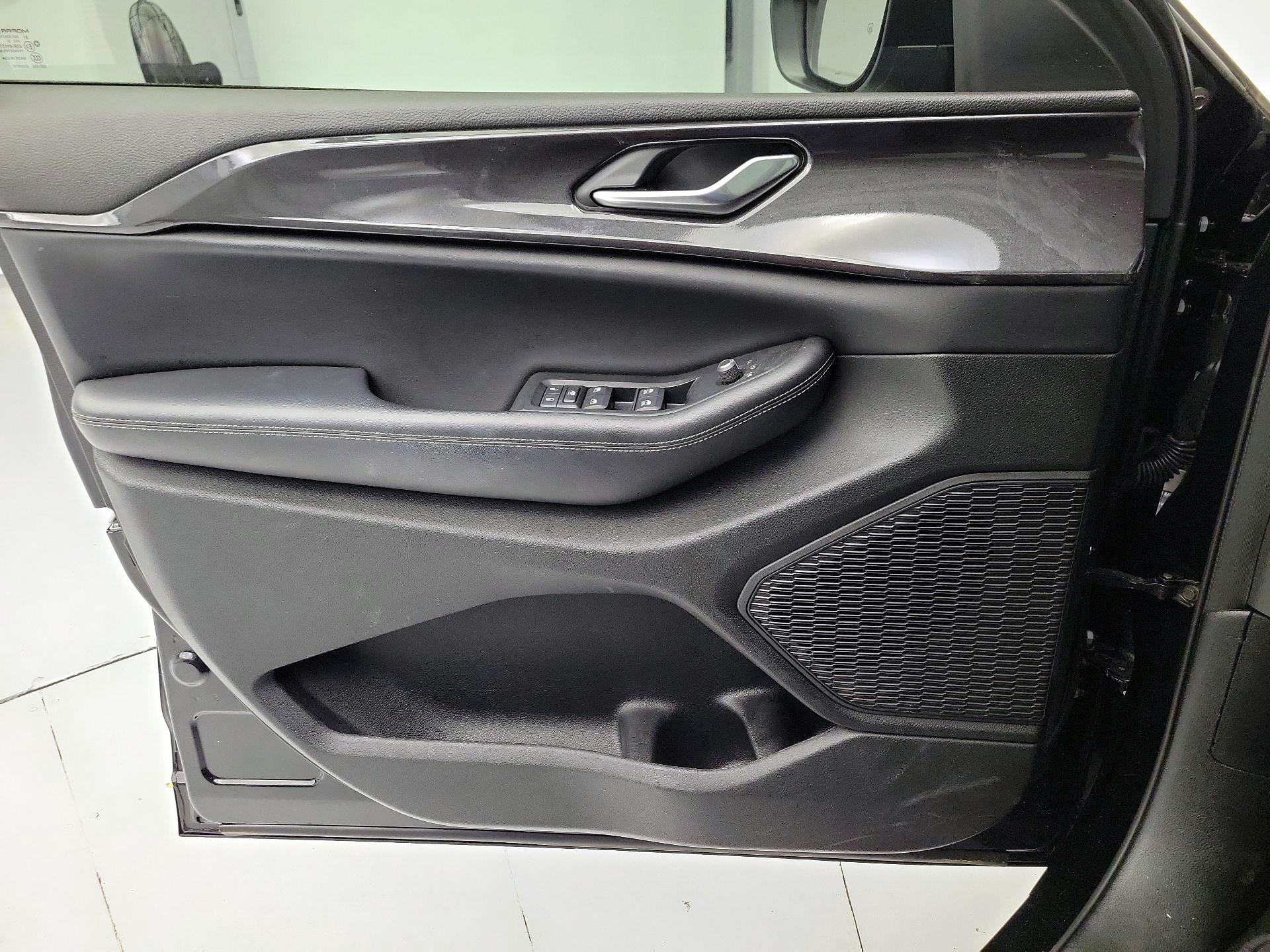 Thumbnail: 2023 Jeep Grand Cherokee - 12