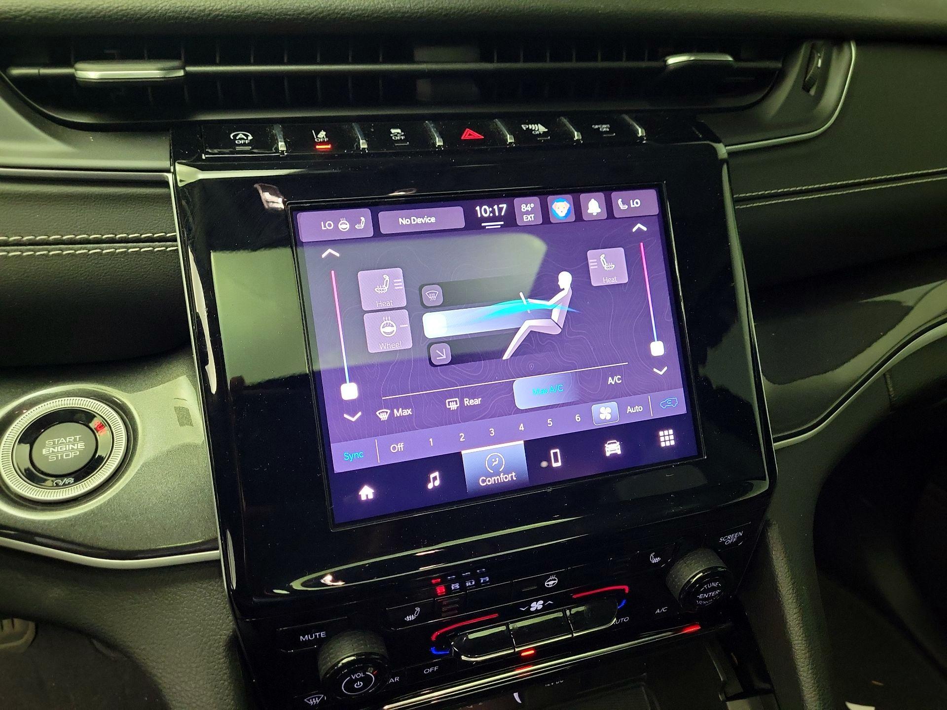 Thumbnail: 2023 Jeep Grand Cherokee - 16