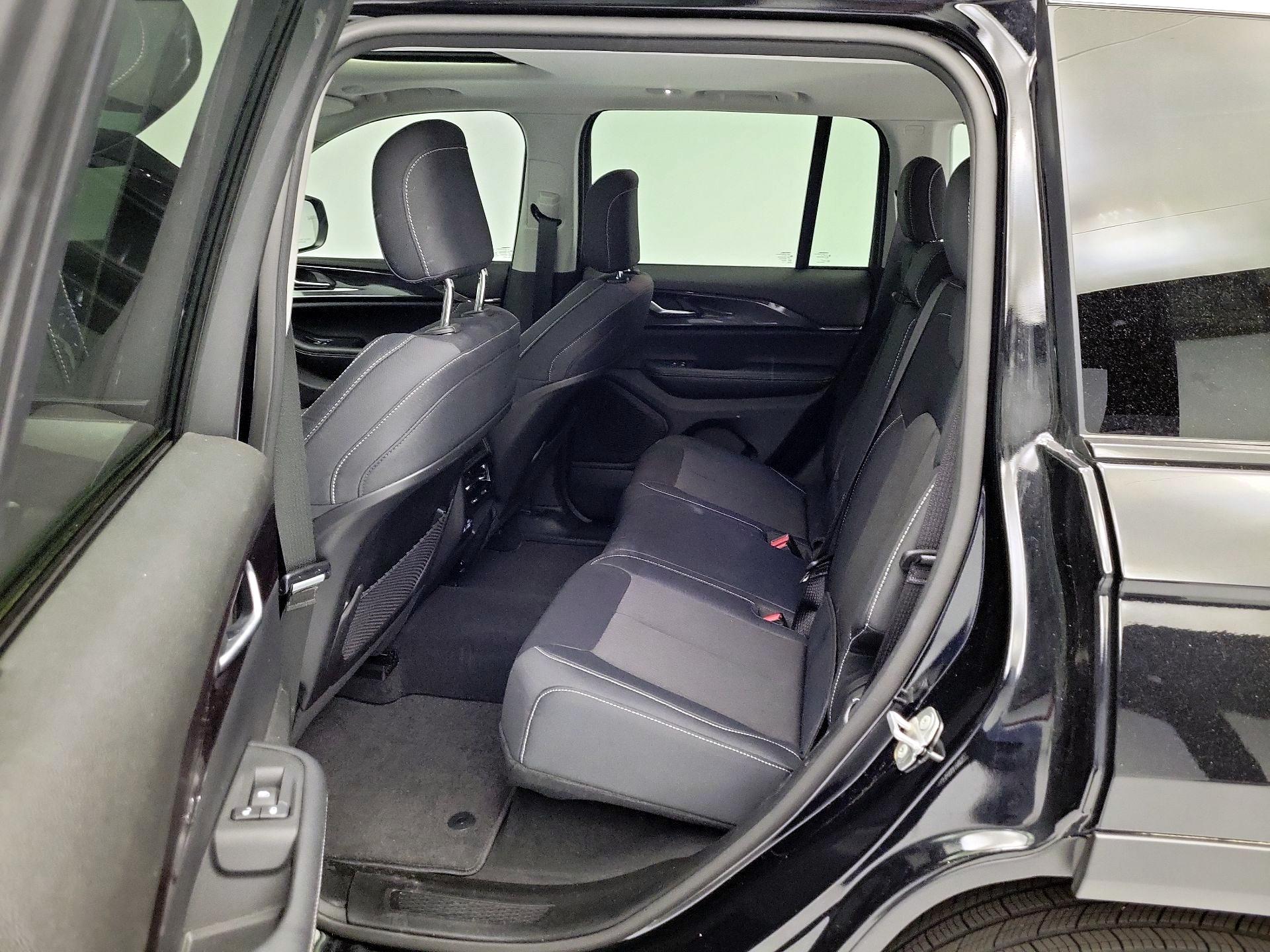 Thumbnail: 2023 Jeep Grand Cherokee - 20