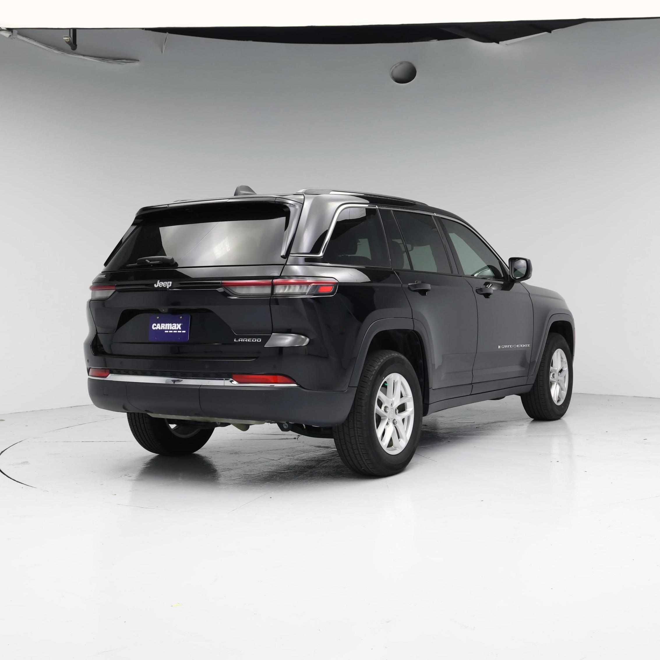 Thumbnail: 2023 Jeep Grand Cherokee - 8