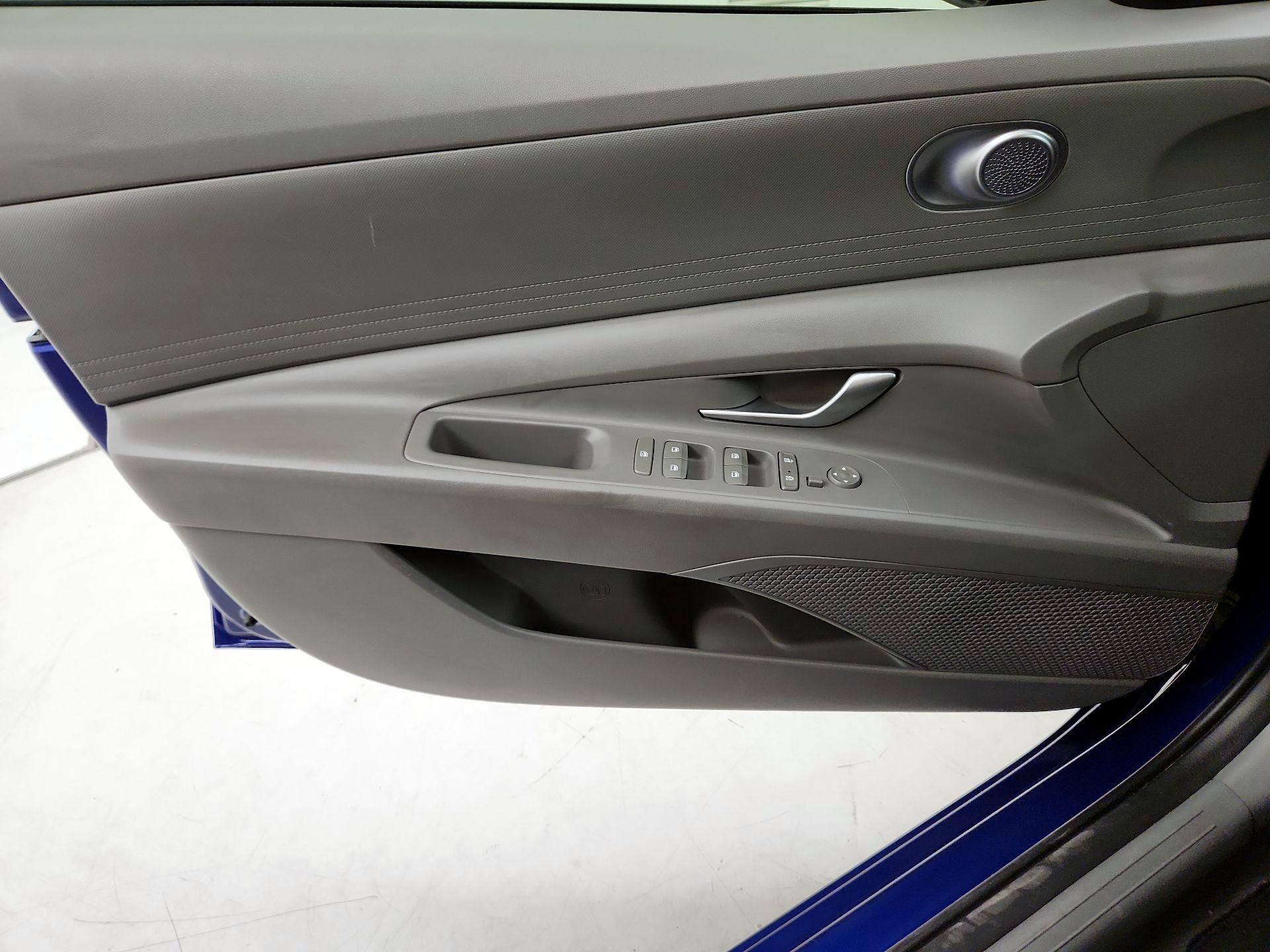 Thumbnail: 2023 Hyundai Elantra - 12