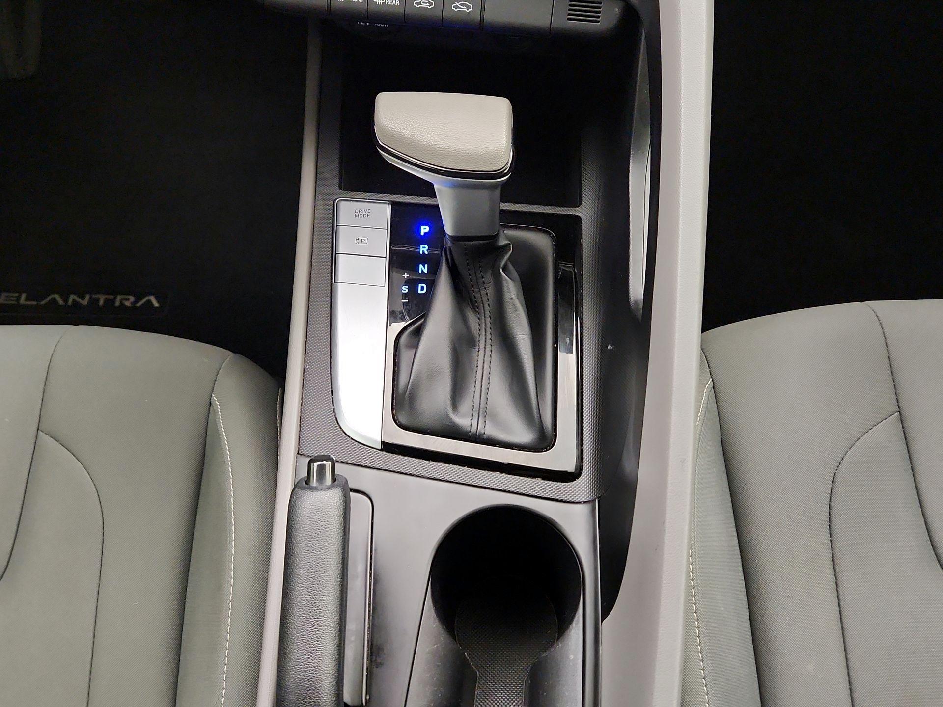 Thumbnail: 2023 Hyundai Elantra - 17