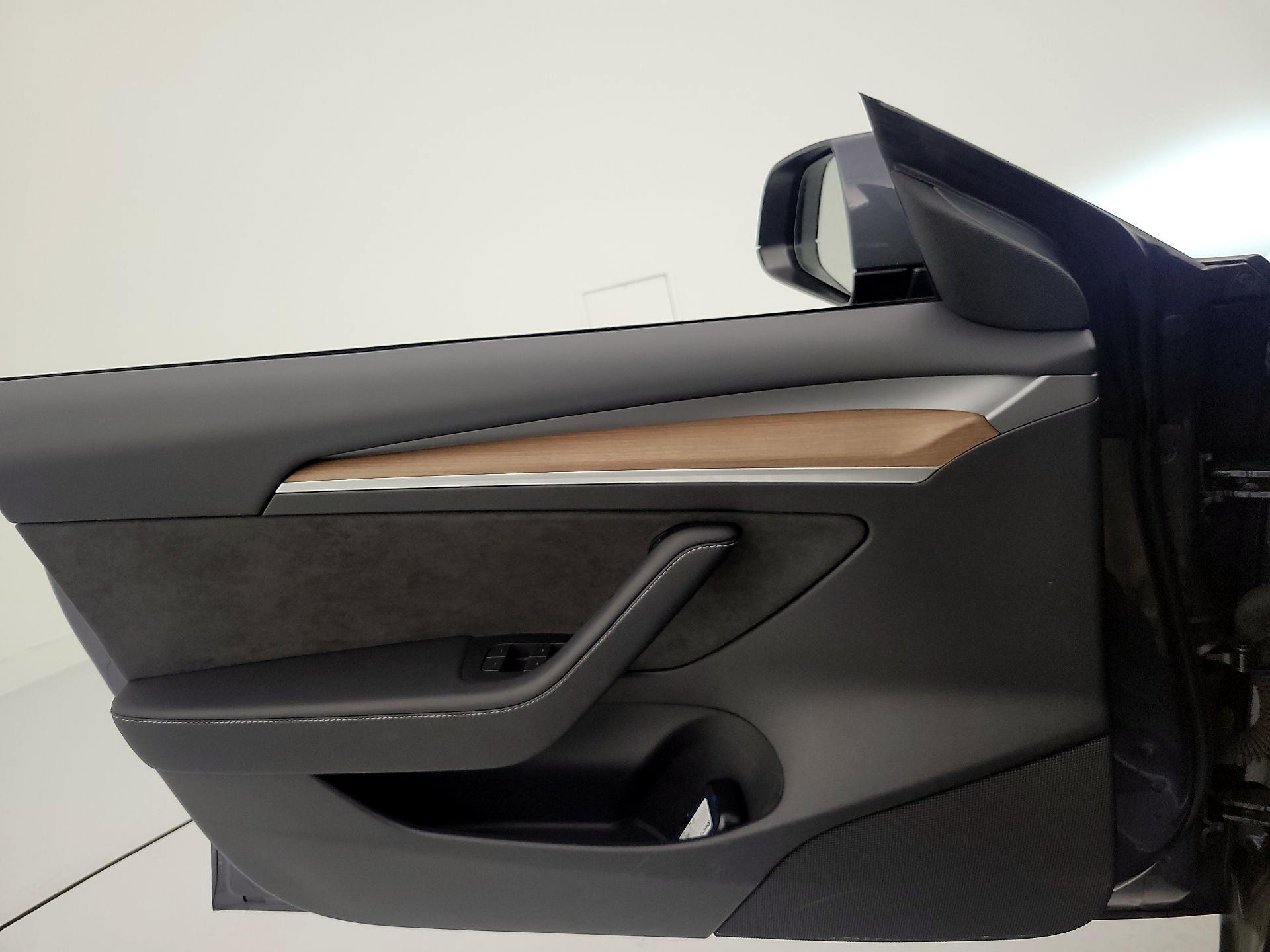 Thumbnail: 2023 Tesla Model 3 - 12