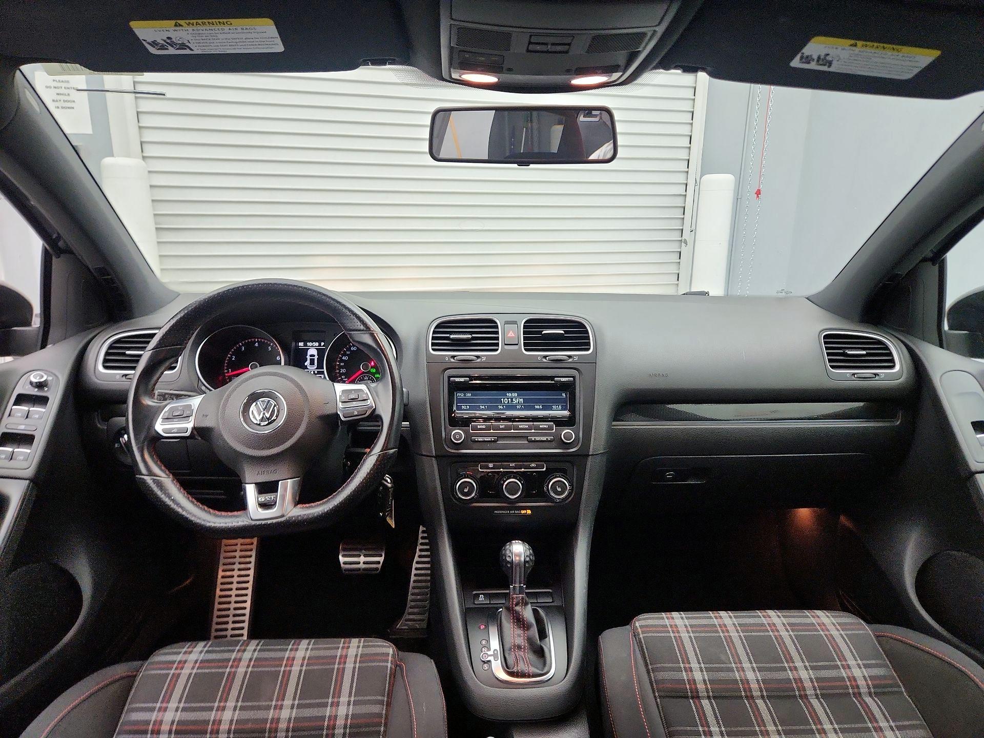 Thumbnail: 2014 Volkswagen Golf - 9