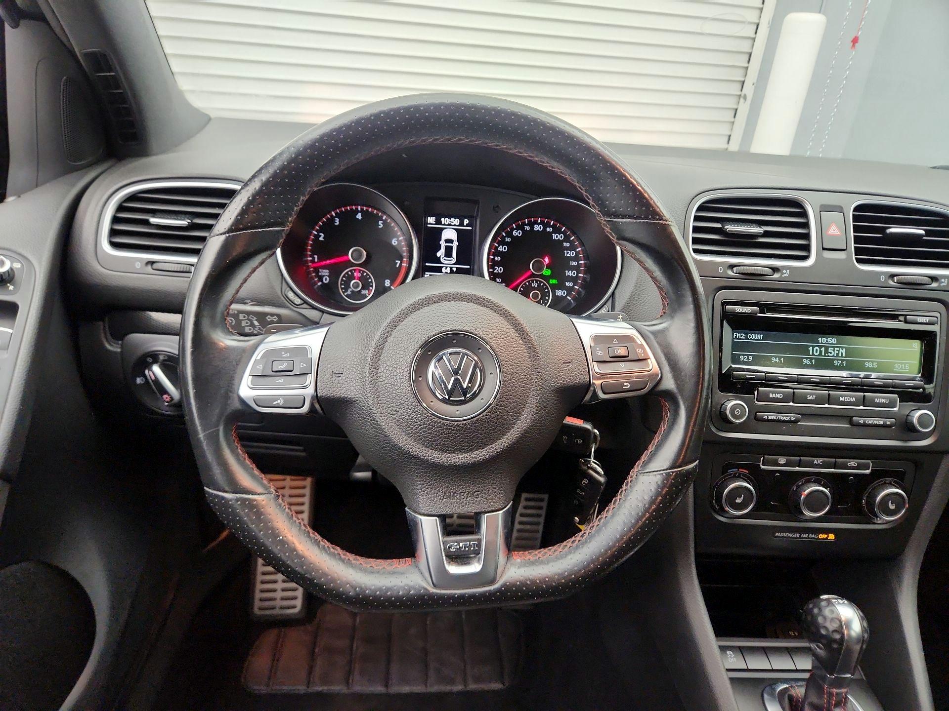 Thumbnail: 2014 Volkswagen Golf - 10