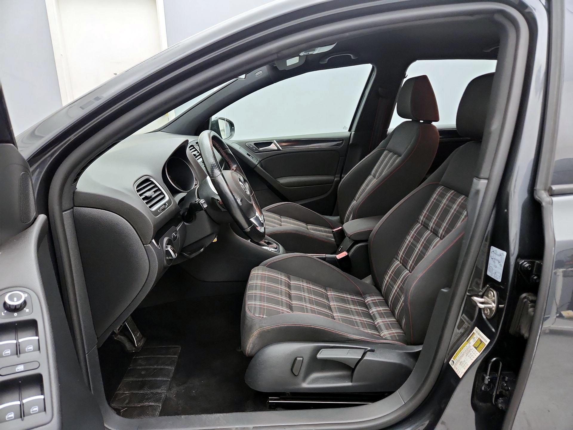 Thumbnail: 2014 Volkswagen Golf - 11
