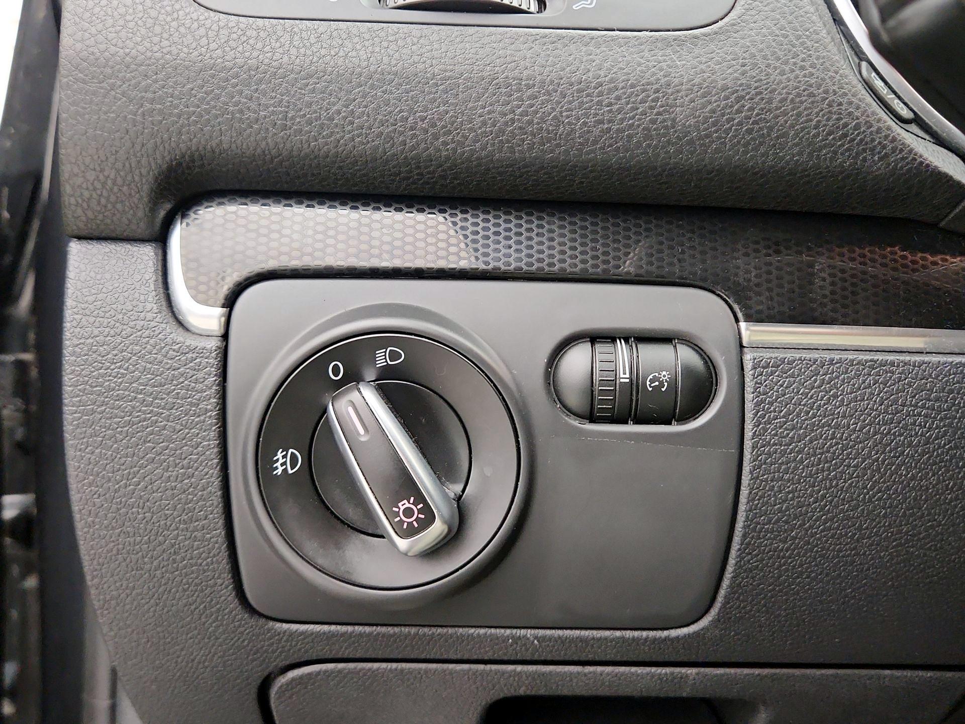 Thumbnail: 2014 Volkswagen Golf - 13