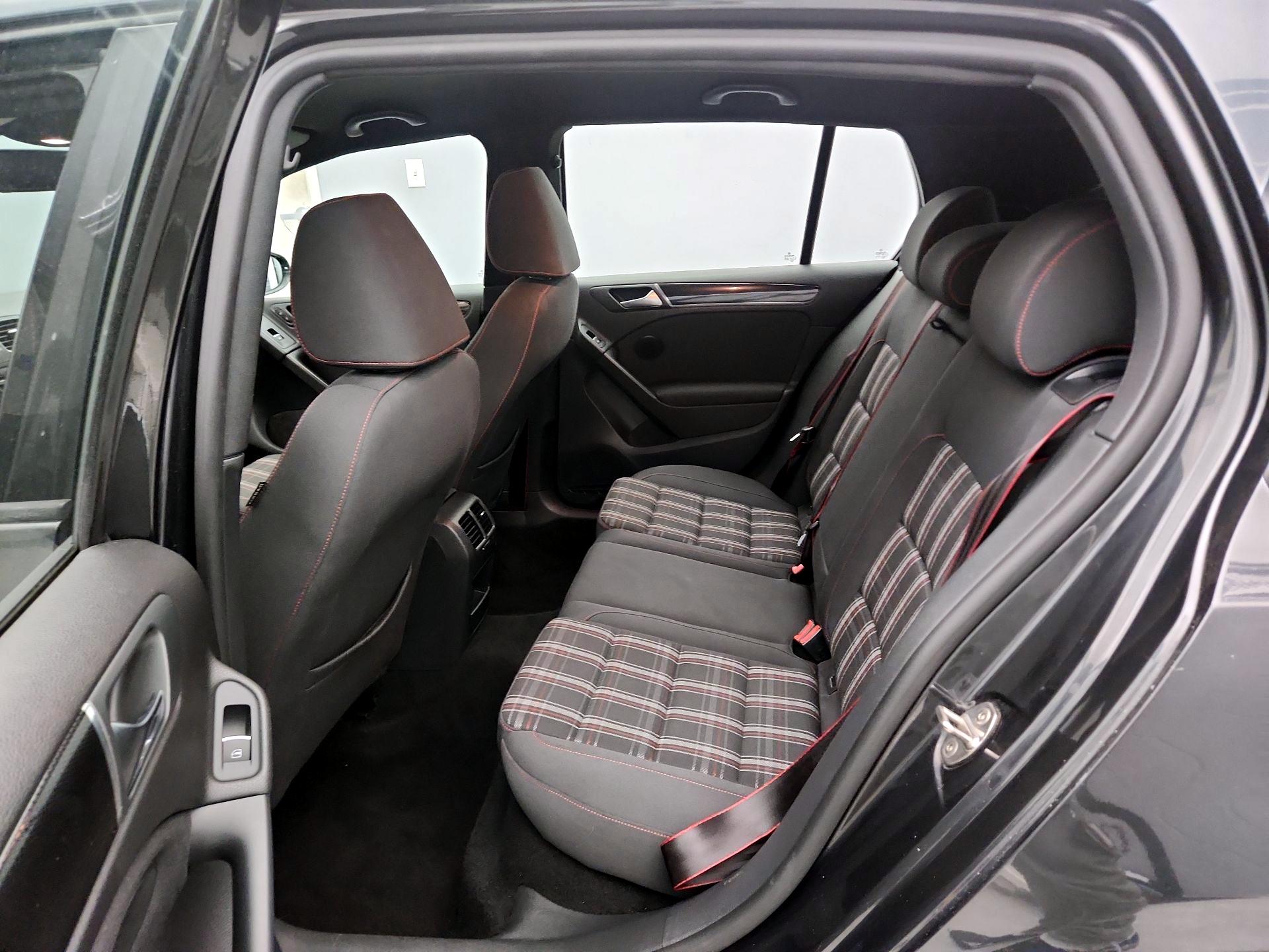 Thumbnail: 2014 Volkswagen Golf - 18