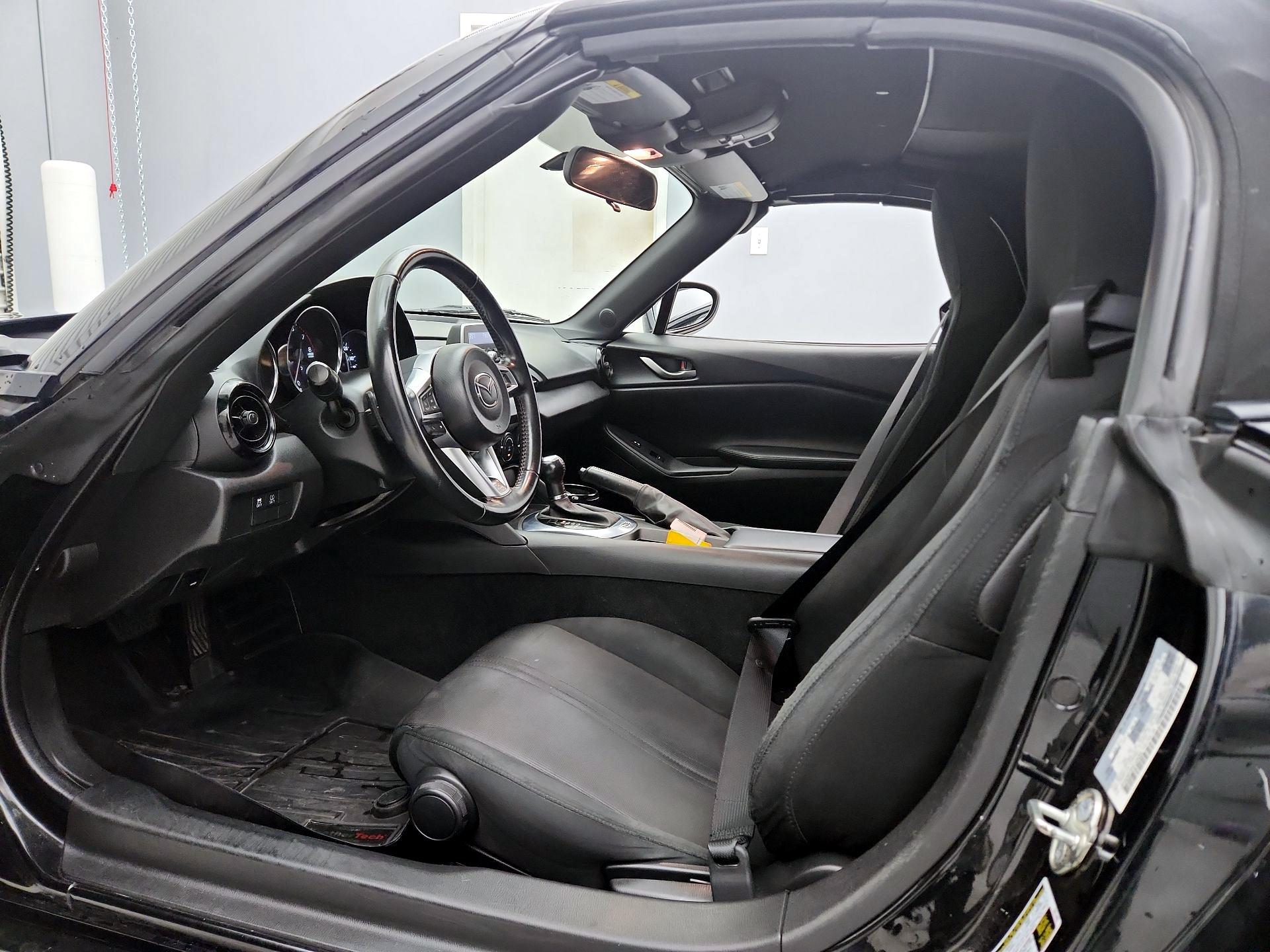 Thumbnail: 2017 Mazda MX-5 Miata - 11