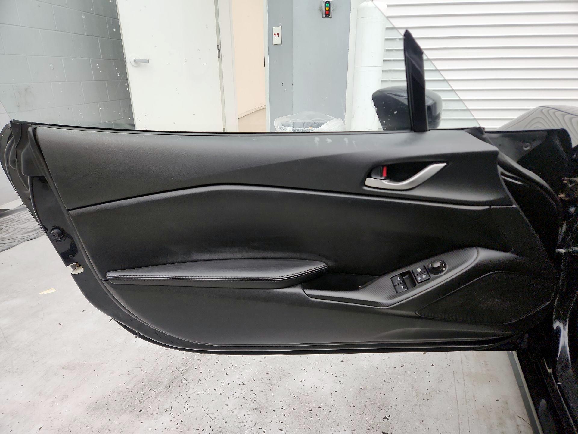 Thumbnail: 2017 Mazda MX-5 Miata - 12