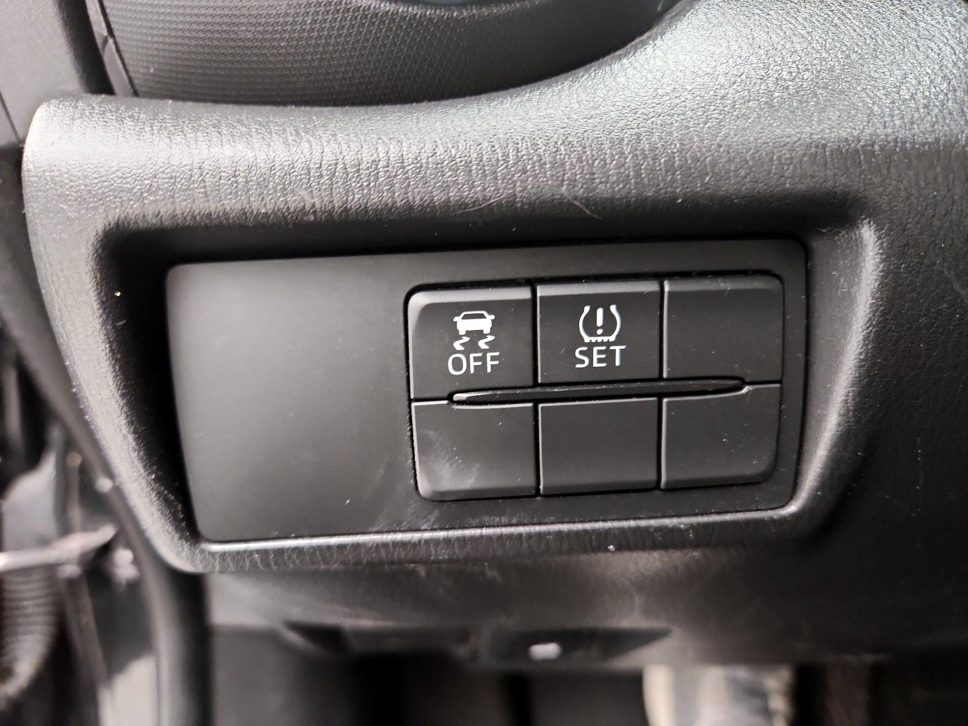 Thumbnail: 2017 Mazda MX-5 Miata - 13