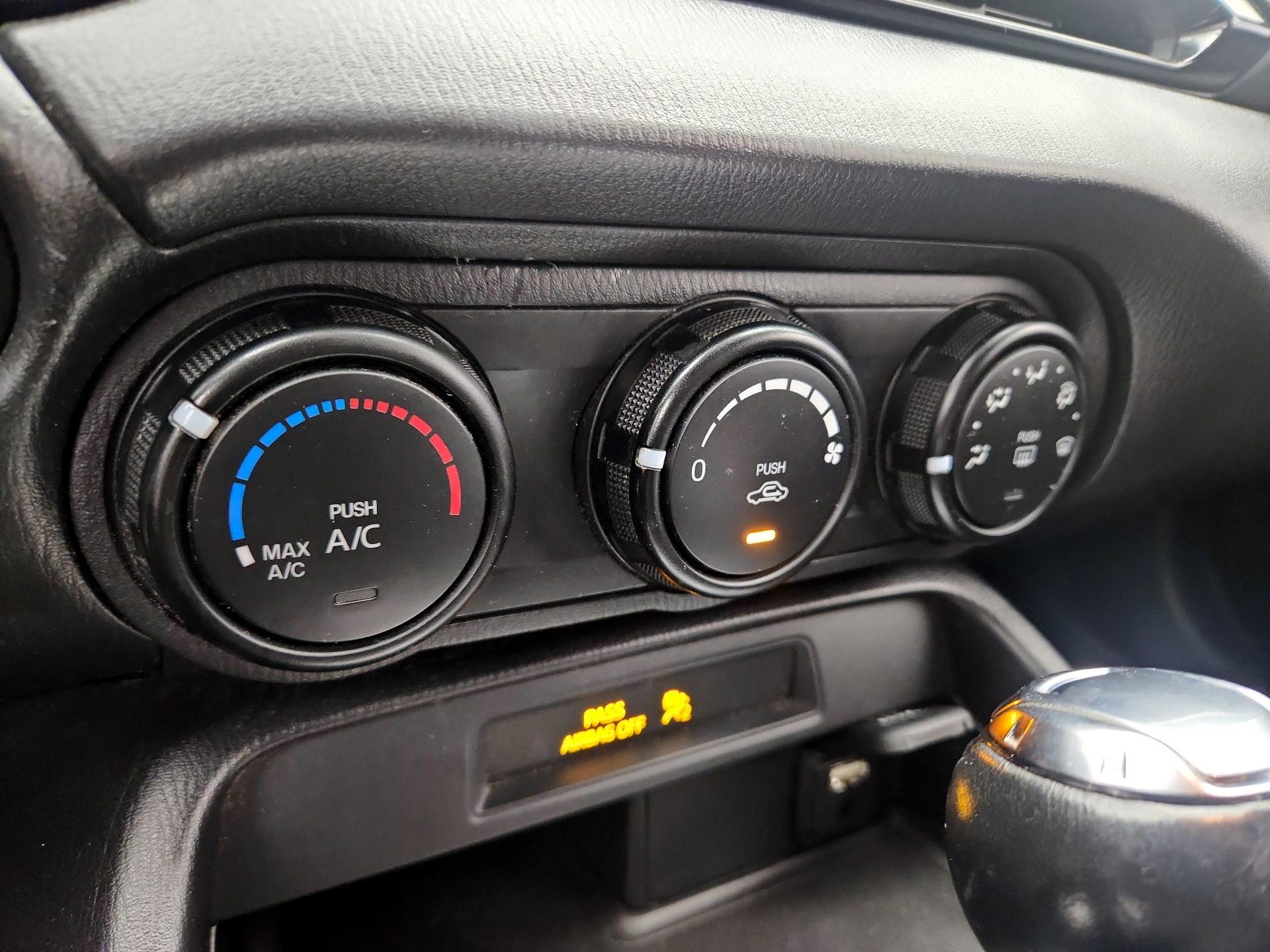 Thumbnail: 2017 Mazda MX-5 Miata - 15