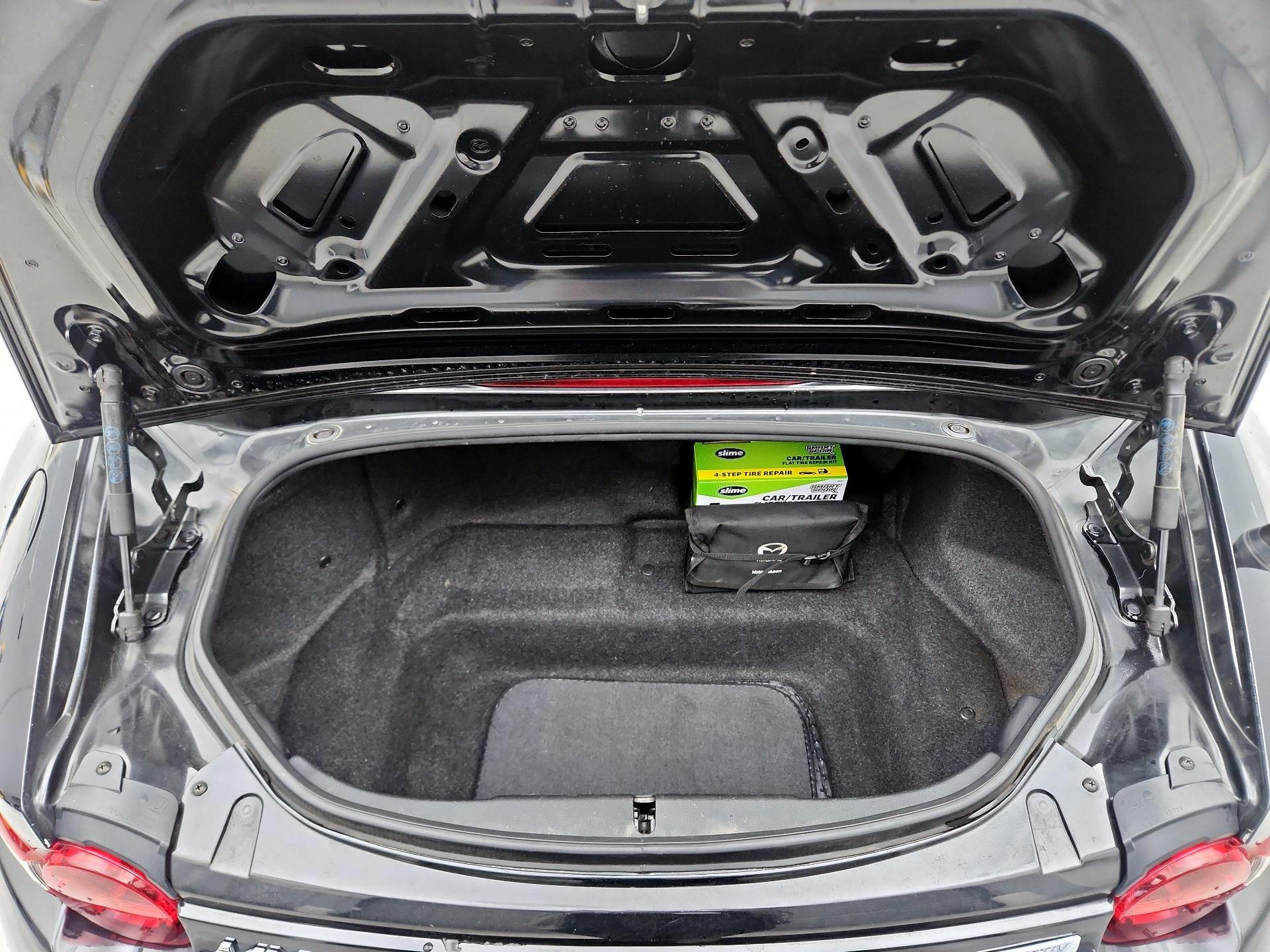 Thumbnail: 2017 Mazda MX-5 Miata - 18