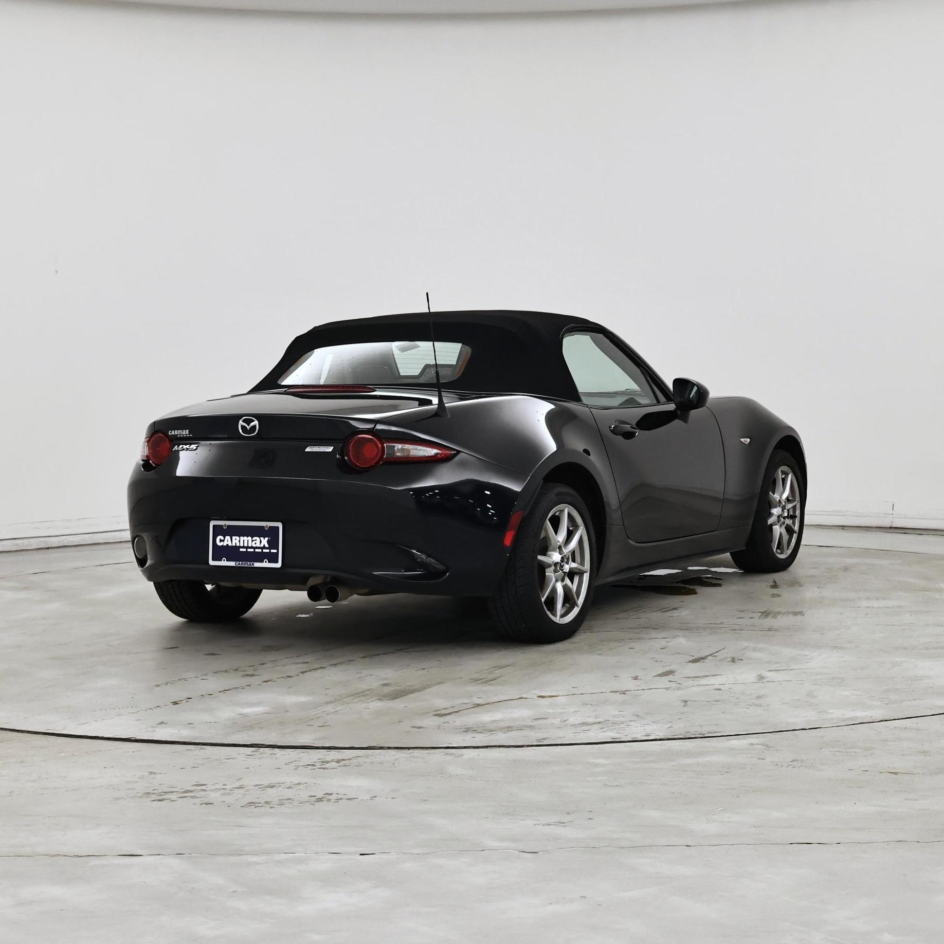 Thumbnail: 2017 Mazda MX-5 Miata - 8