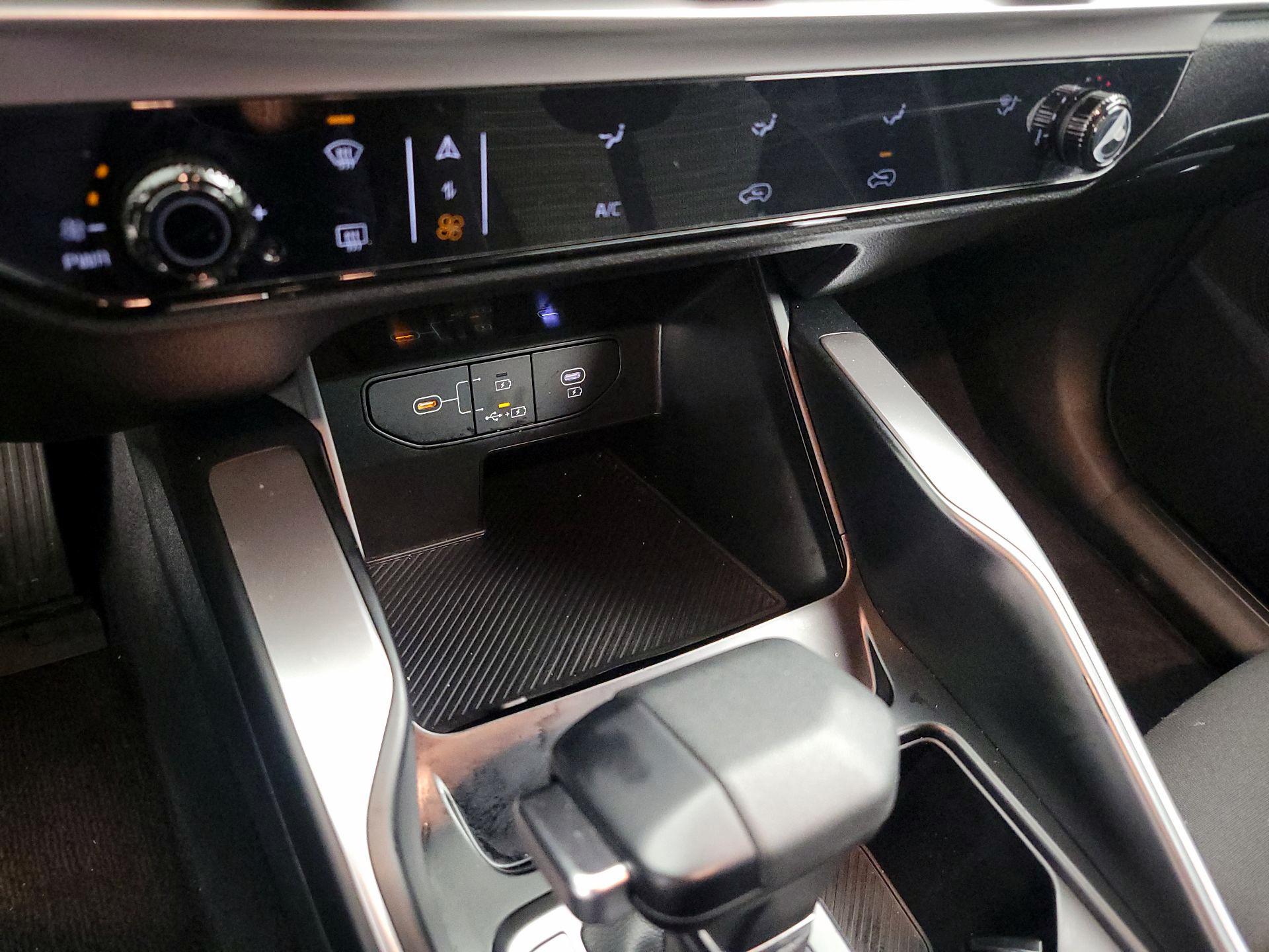 Thumbnail: 2024 Kia Sorento - 16