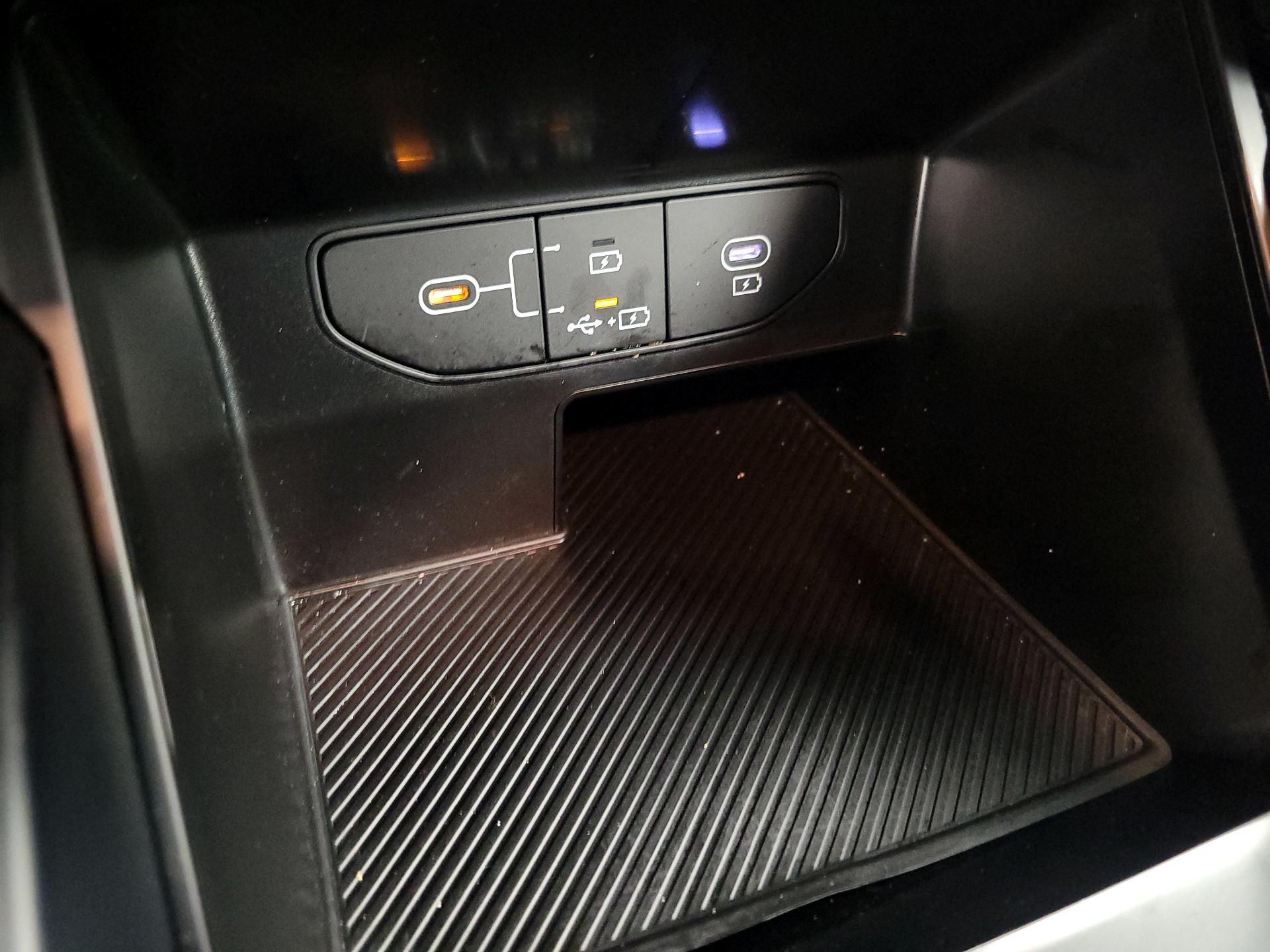 Thumbnail: 2024 Kia Sorento - 18