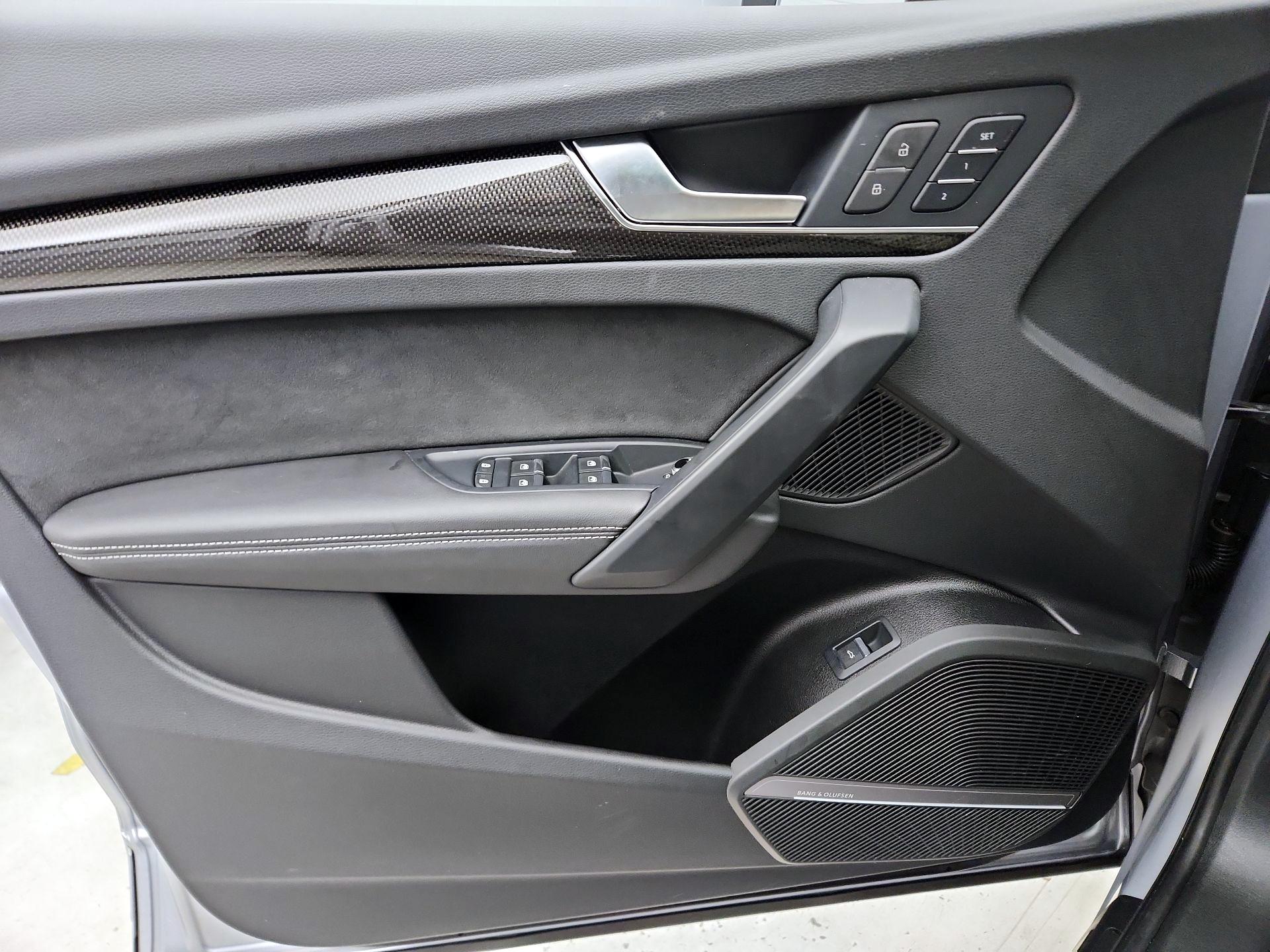 Thumbnail: 2023 Audi SQ5 - 12