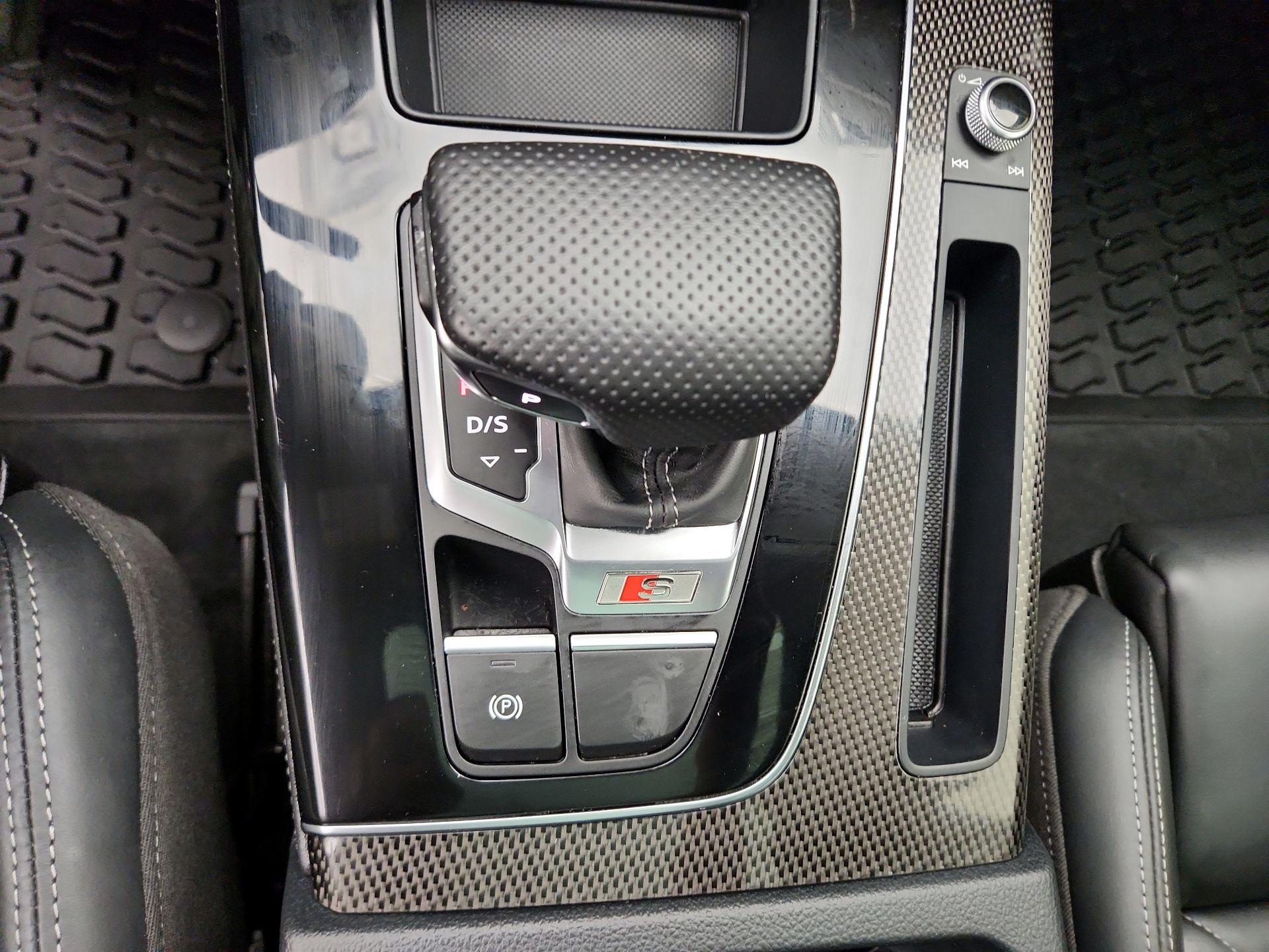 Thumbnail: 2023 Audi SQ5 - 17