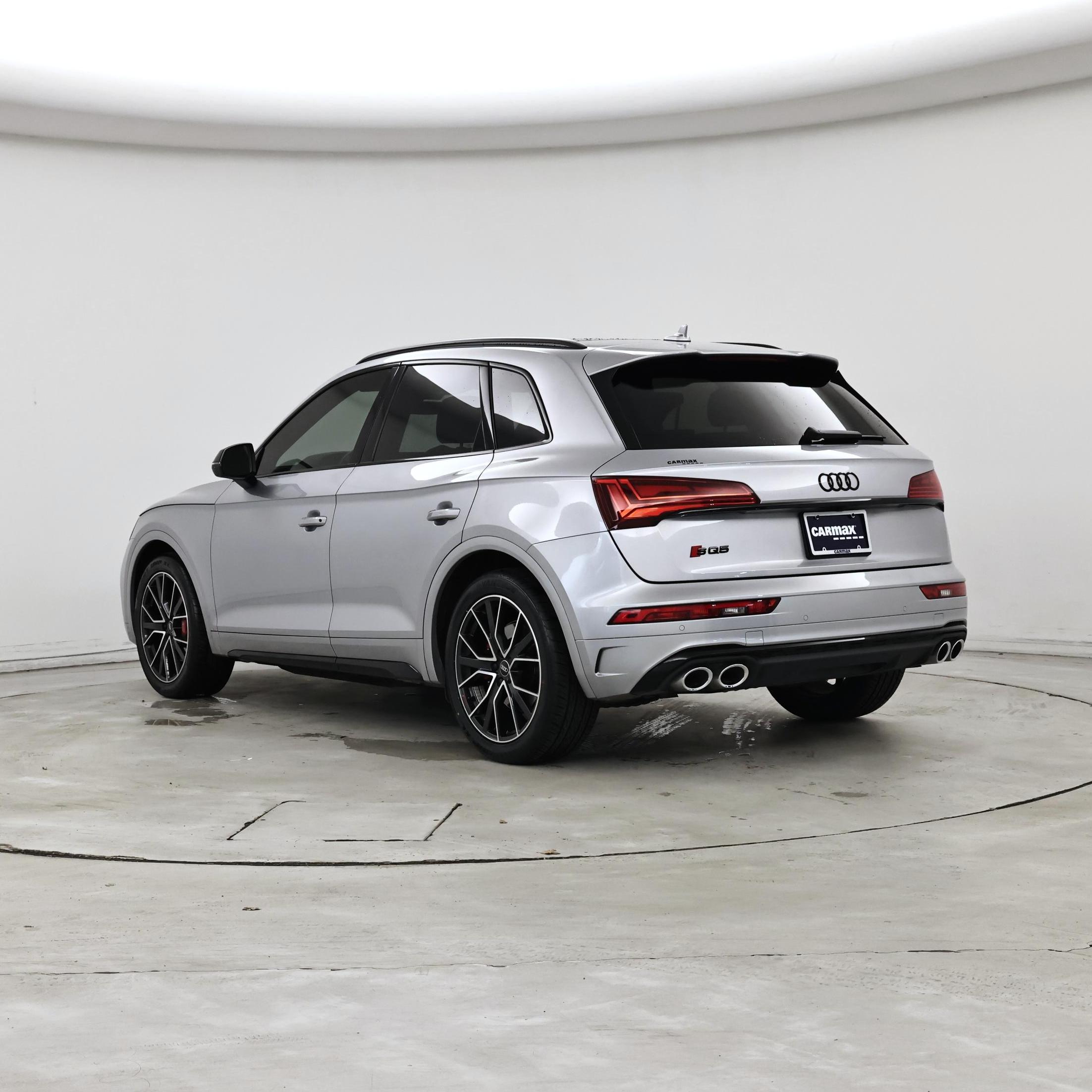 Thumbnail: 2023 Audi SQ5 - 2
