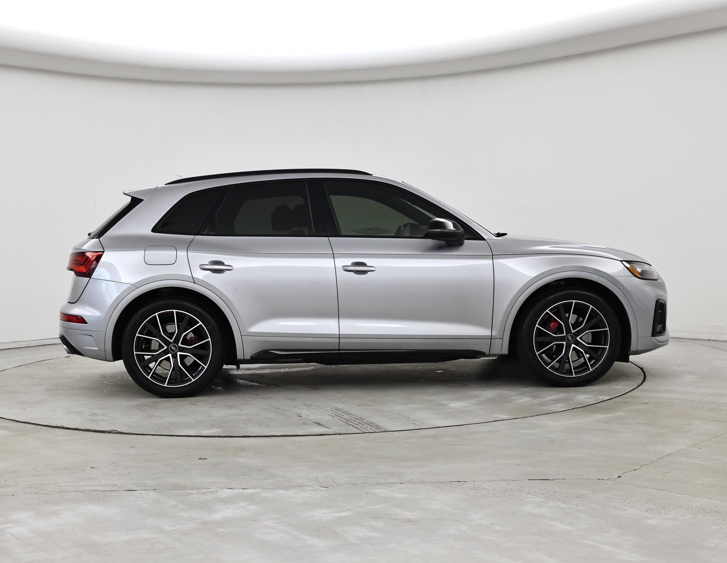 Thumbnail: 2023 Audi SQ5 - 7