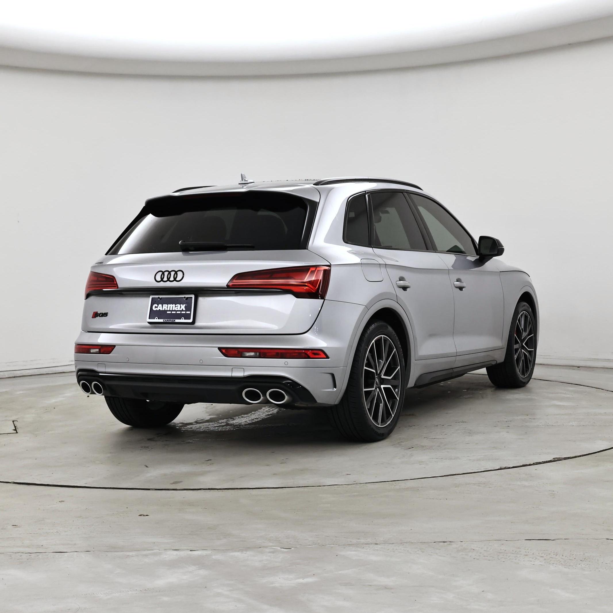 Thumbnail: 2023 Audi SQ5 - 8