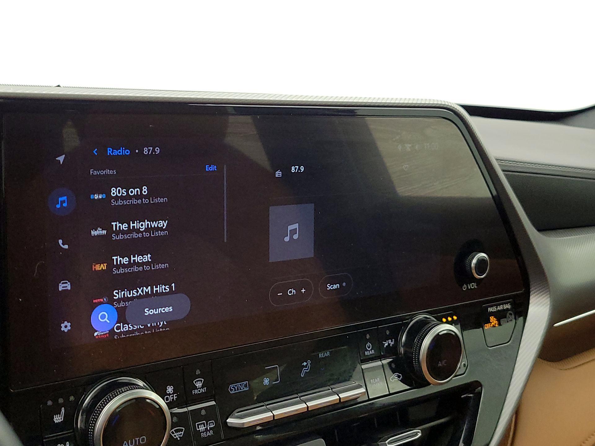 Thumbnail: 2024 Toyota Highlander - 15