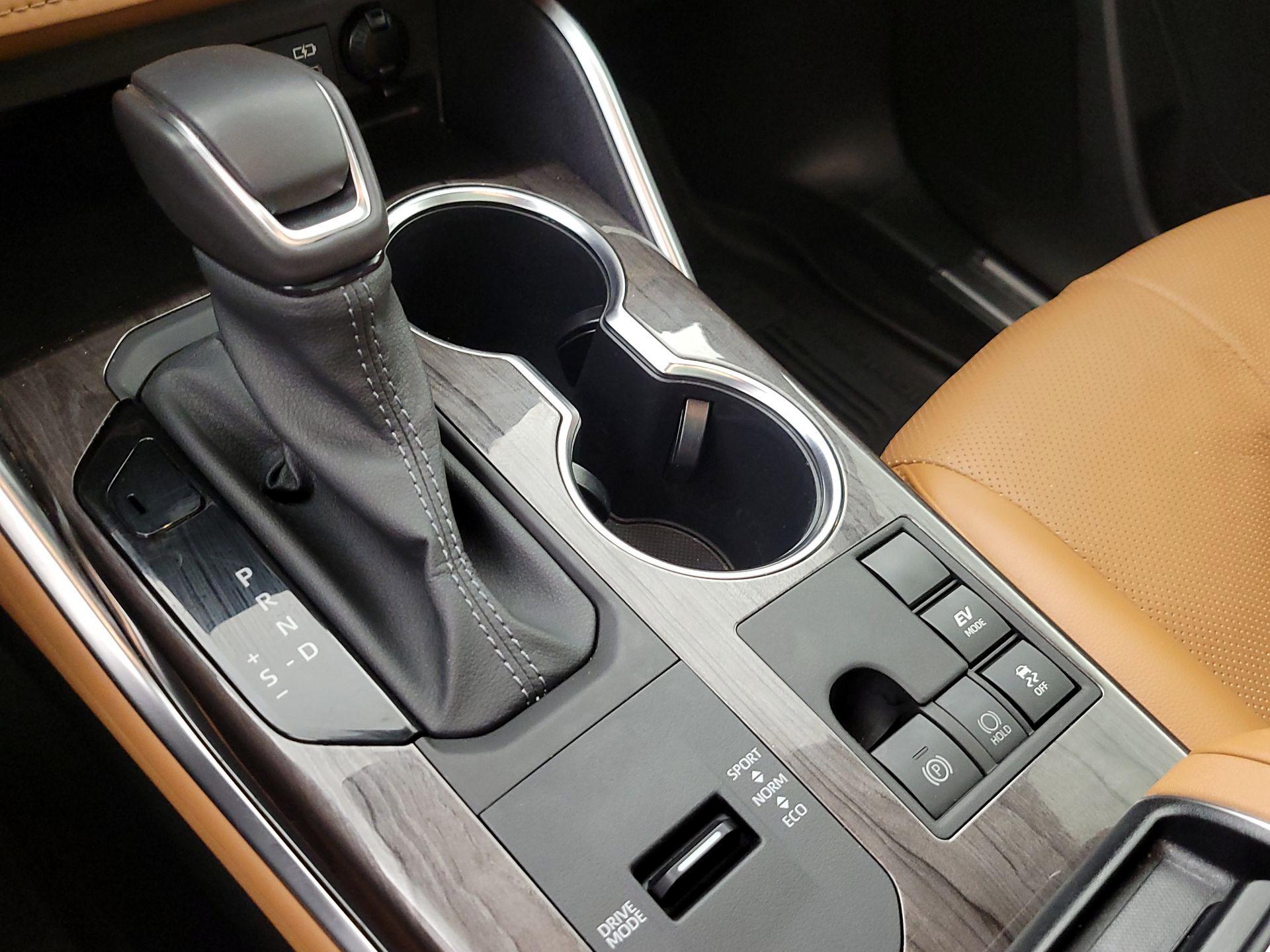 Thumbnail: 2024 Toyota Highlander - 17