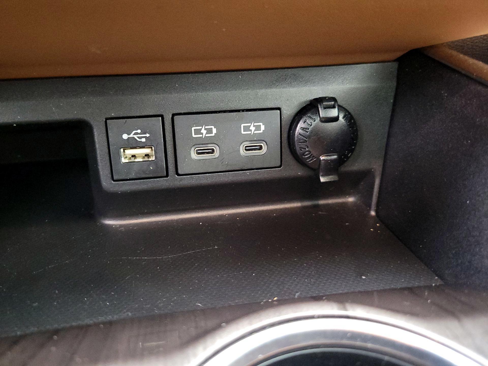 Thumbnail: 2024 Toyota Highlander - 18