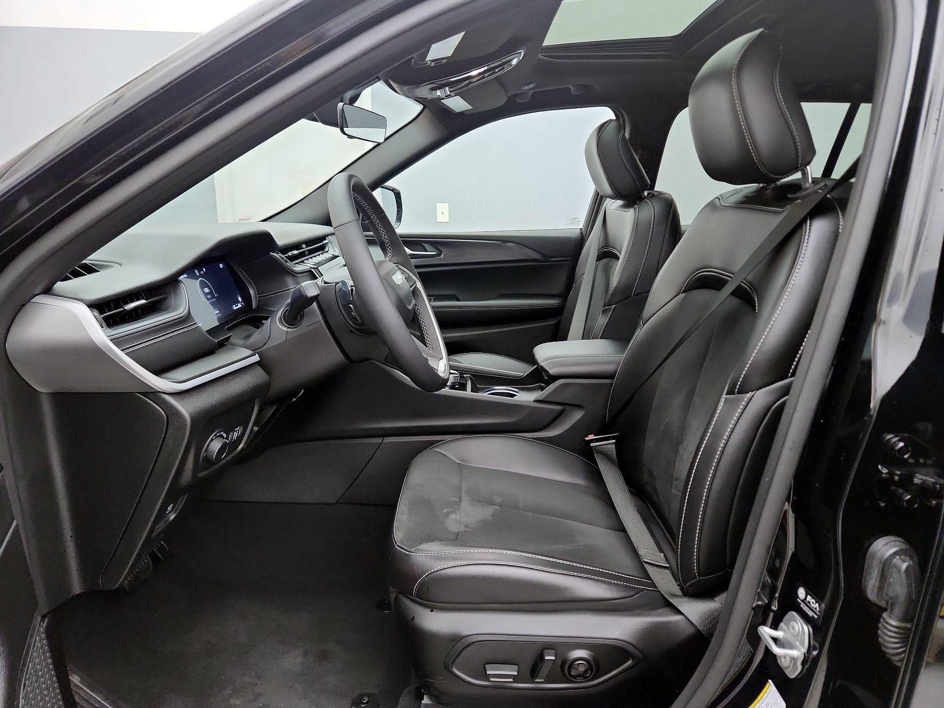 Thumbnail: 2025 Jeep Grand Cherokee - 11