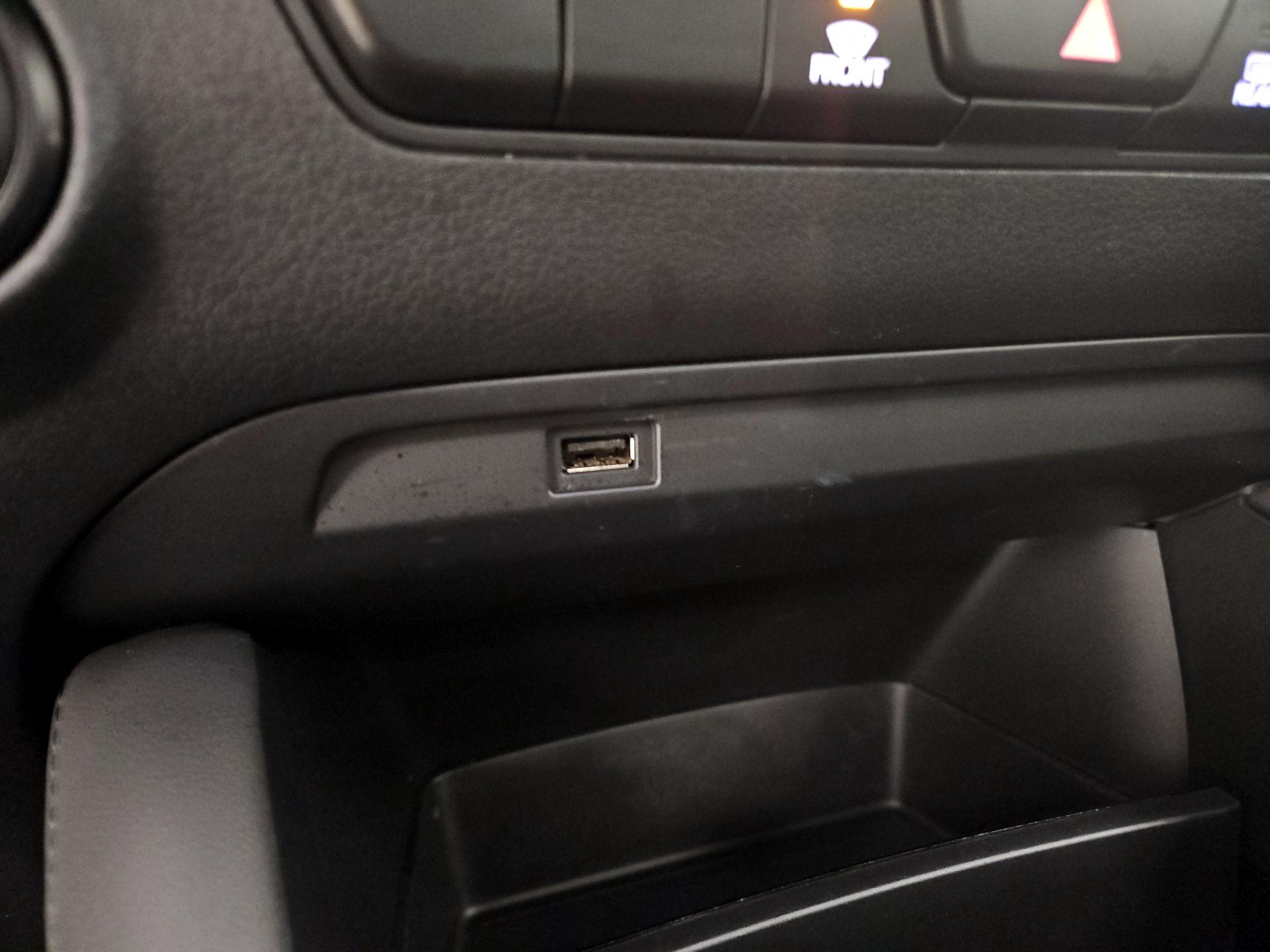 Thumbnail: 2019 Mazda Mazda3 - 18