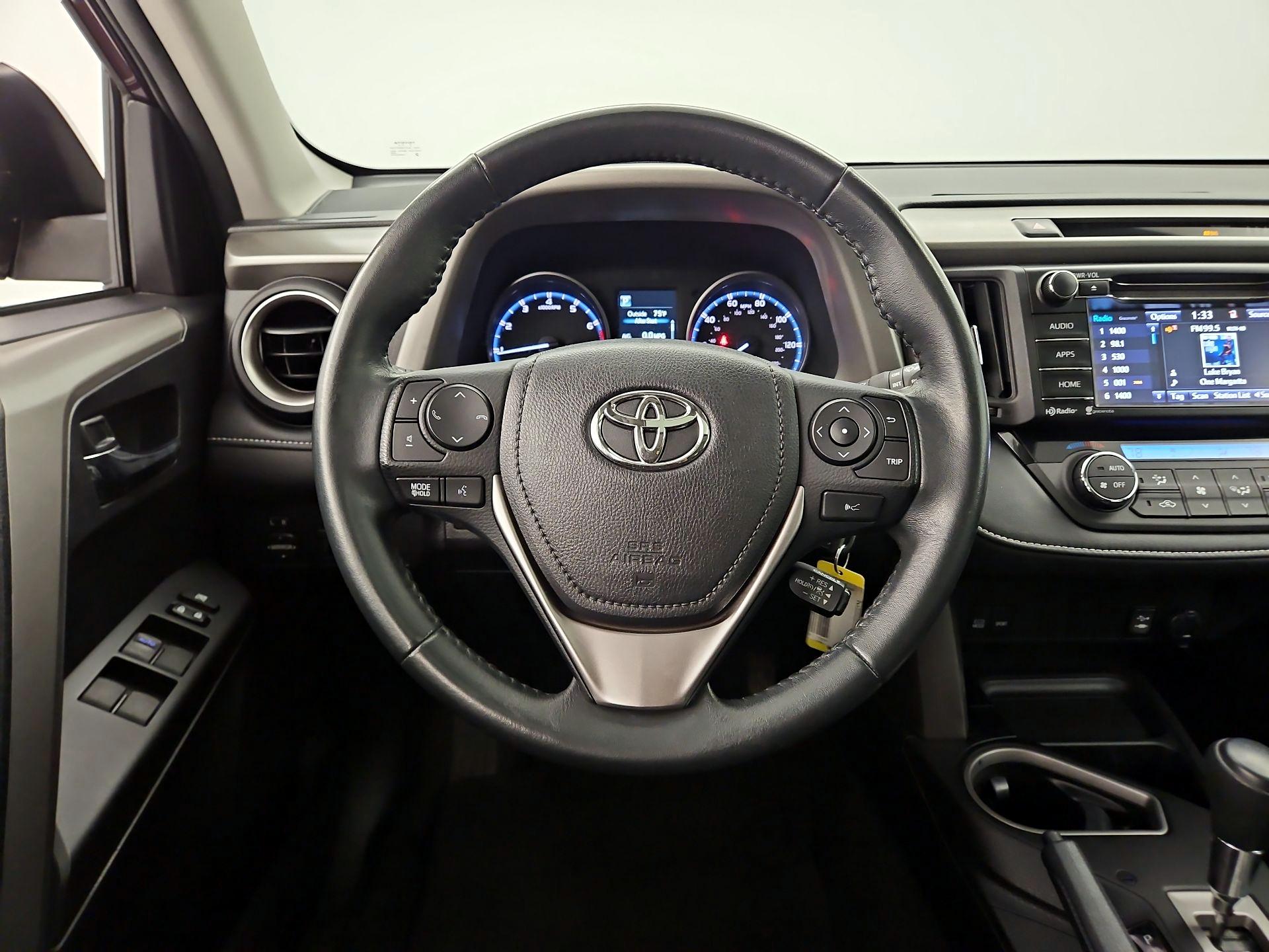 Thumbnail: 2017 Toyota RAV4 - 10