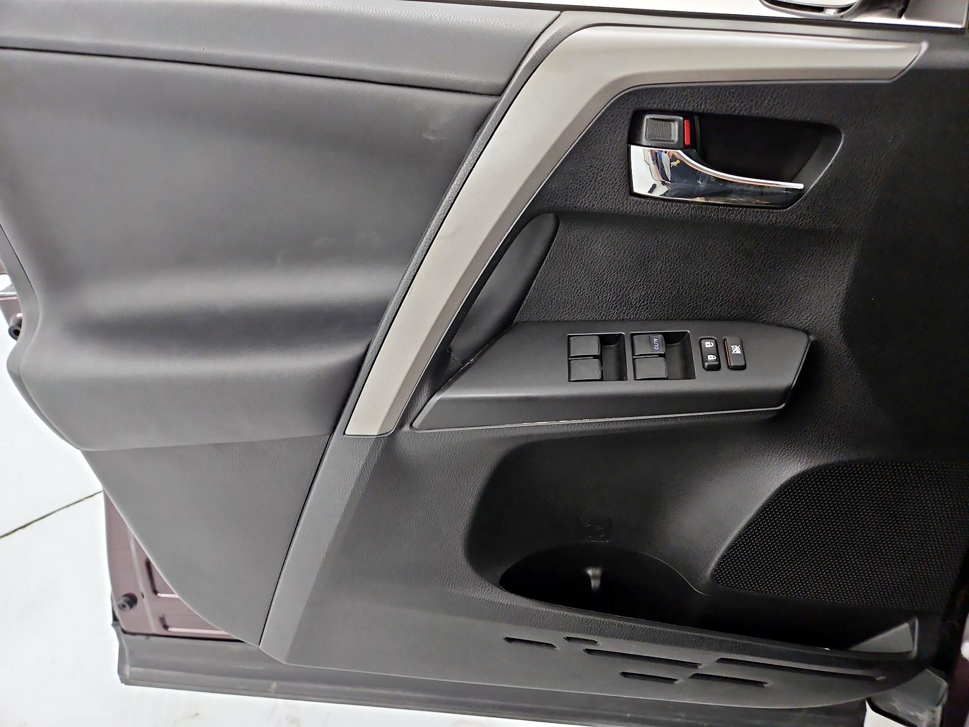 Thumbnail: 2017 Toyota RAV4 - 12