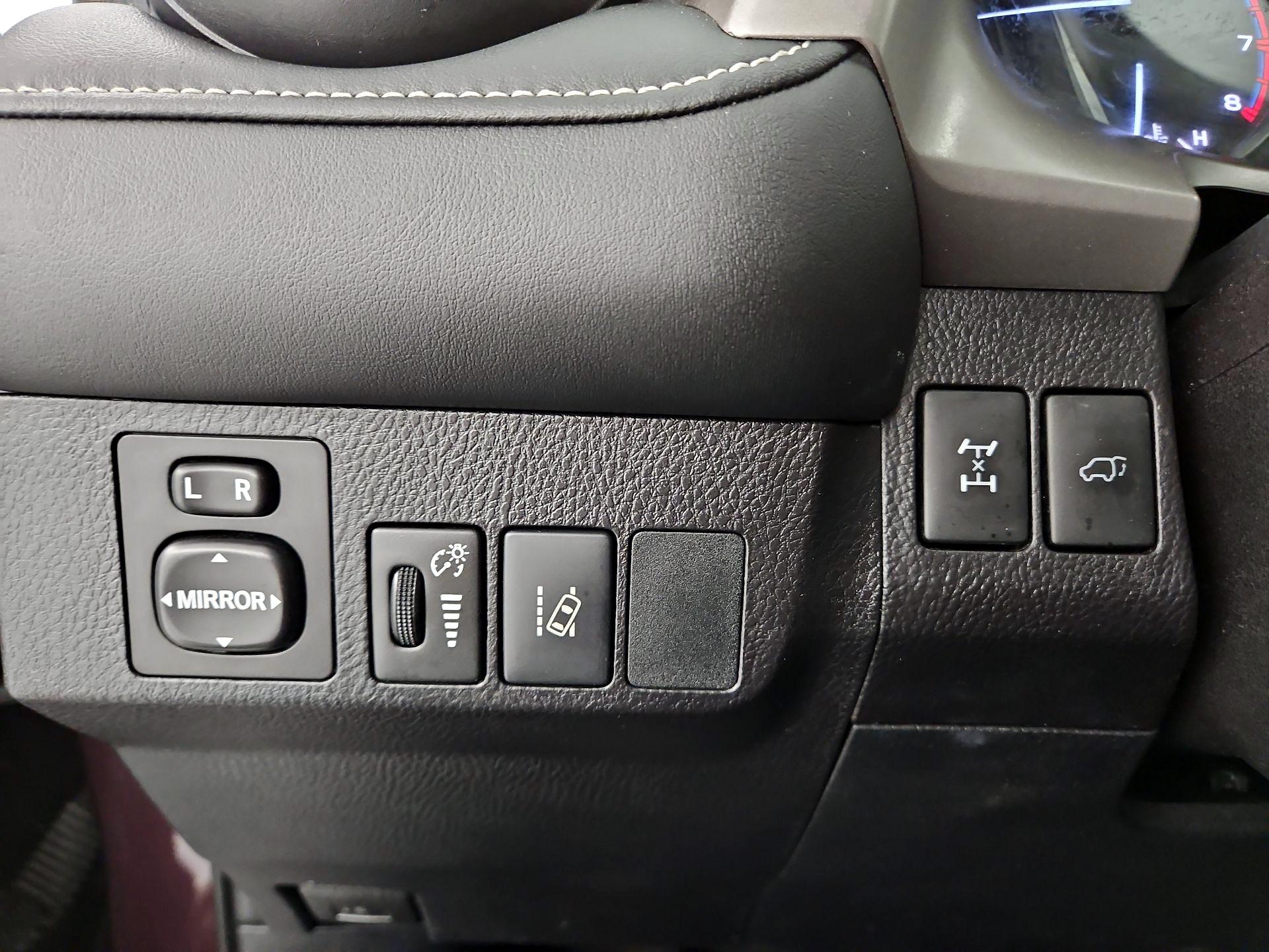 Thumbnail: 2017 Toyota RAV4 - 13