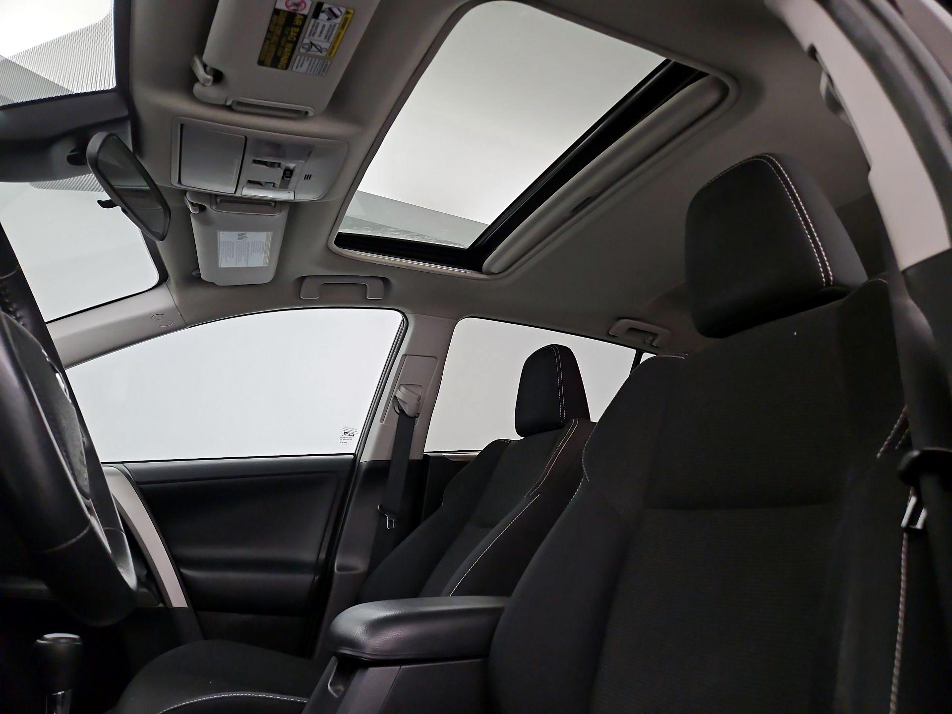 Thumbnail: 2017 Toyota RAV4 - 19