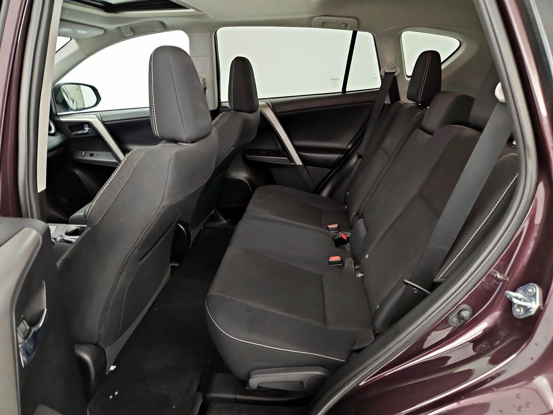 Thumbnail: 2017 Toyota RAV4 - 20