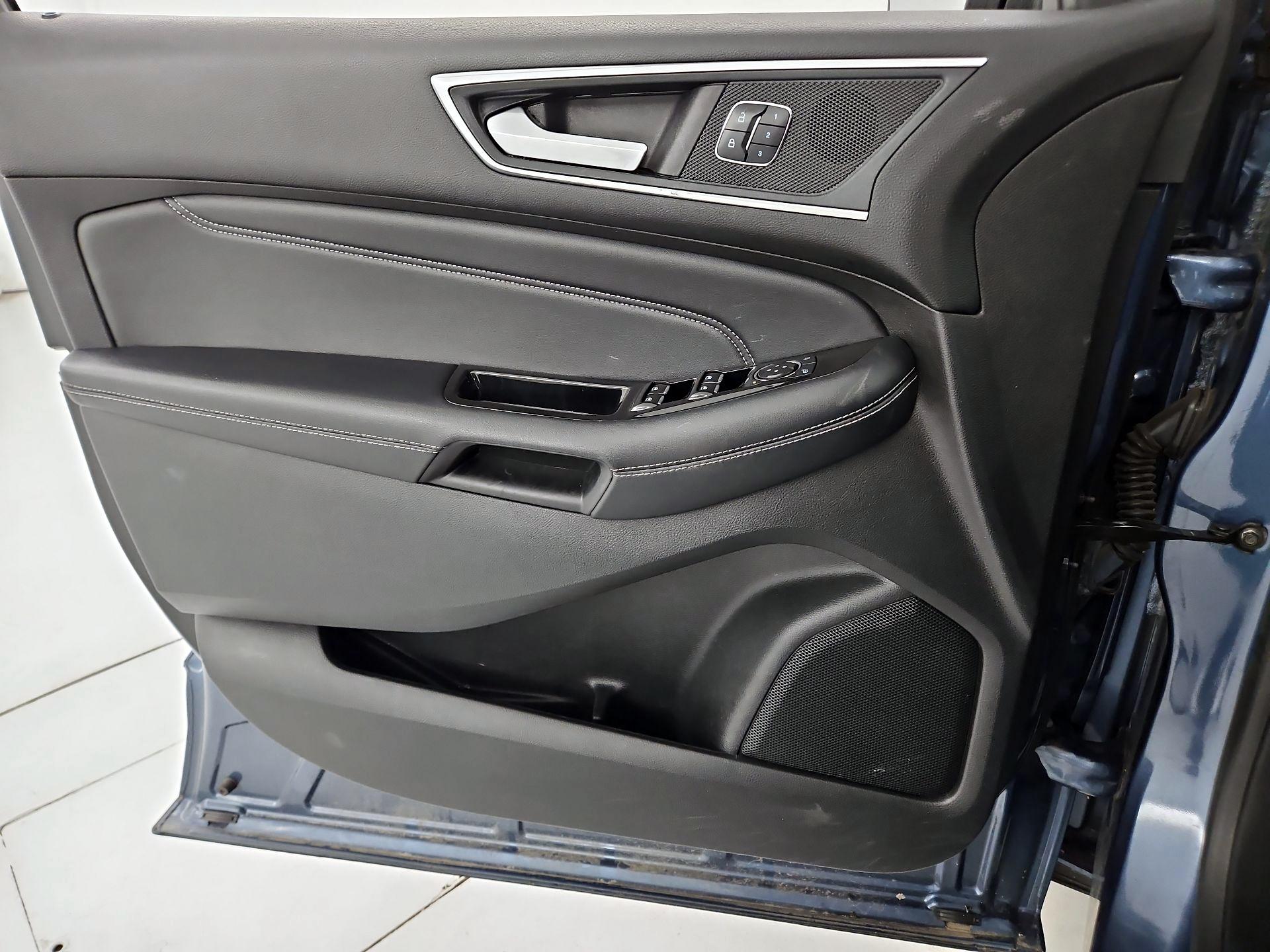 Thumbnail: 2018 Ford Edge - 12