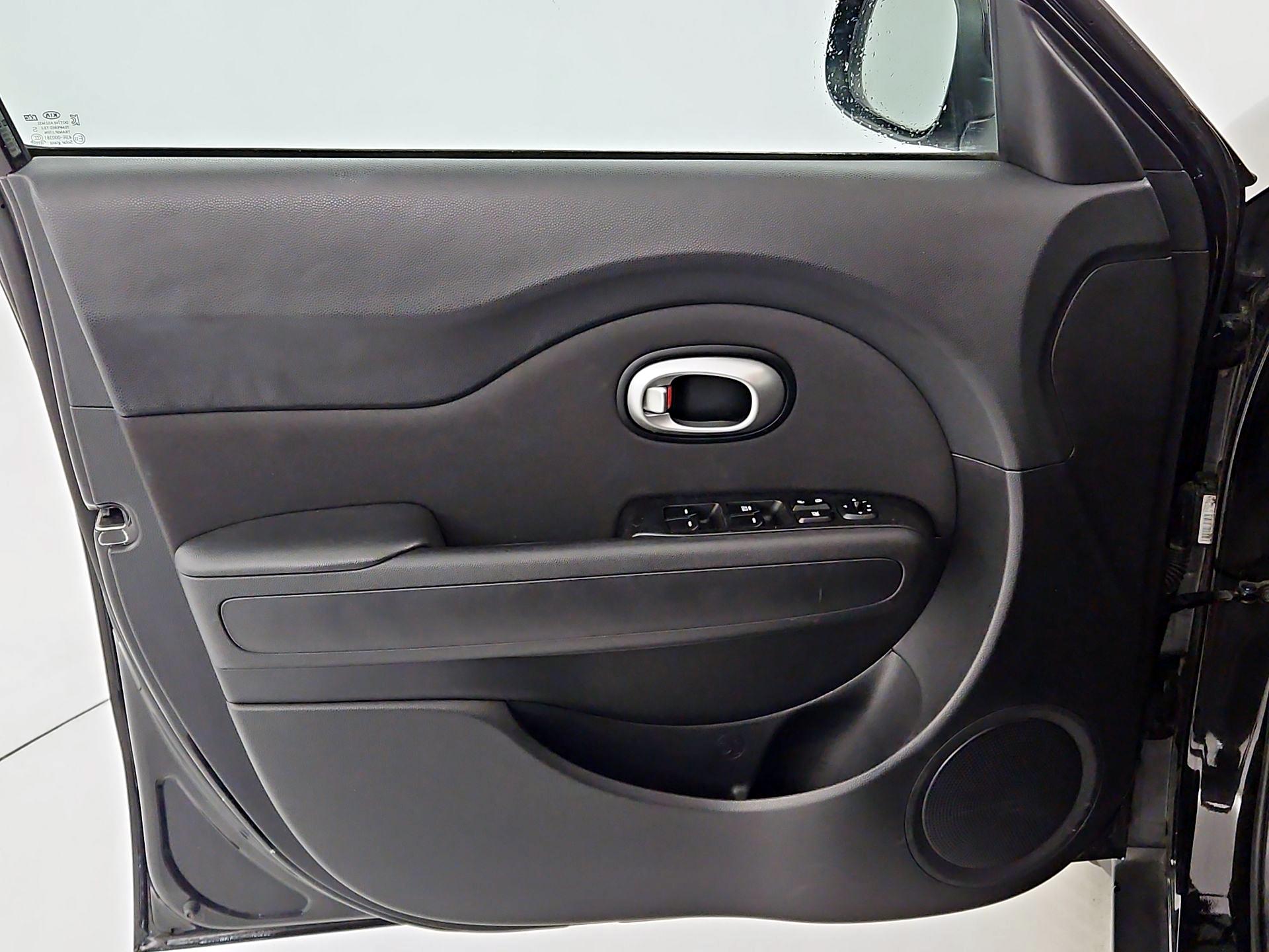 Thumbnail: 2015 Kia Soul - 12