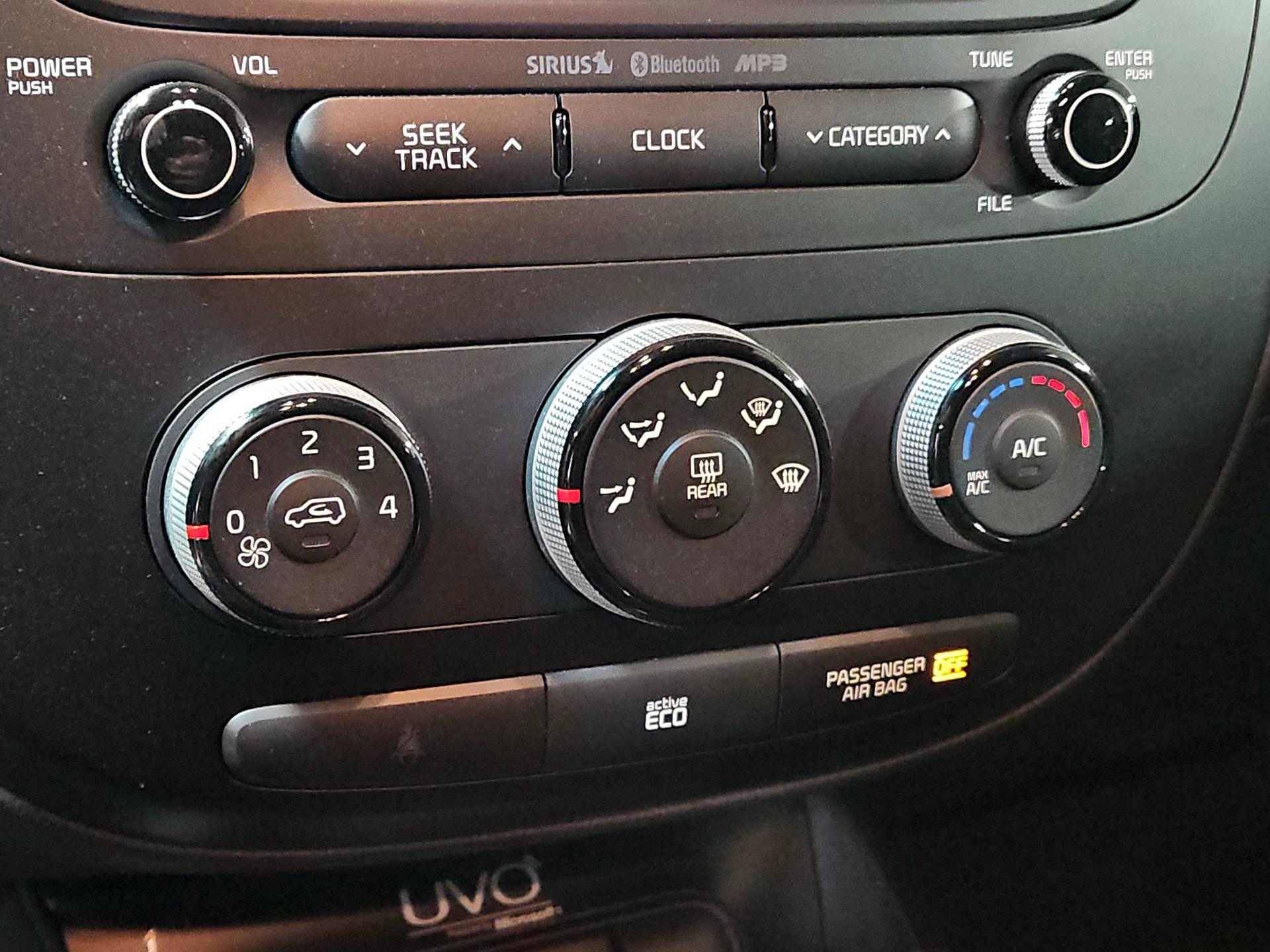 Thumbnail: 2015 Kia Soul - 16