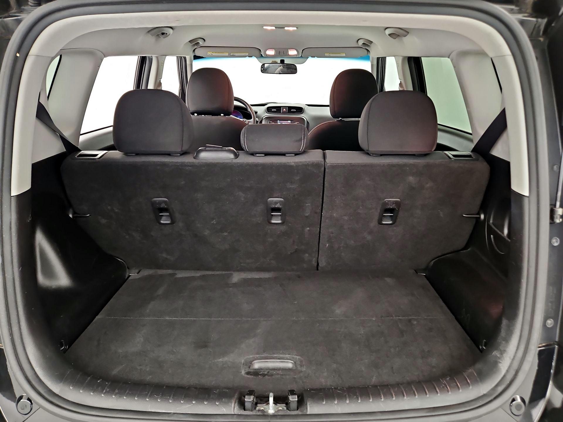 Thumbnail: 2015 Kia Soul - 20