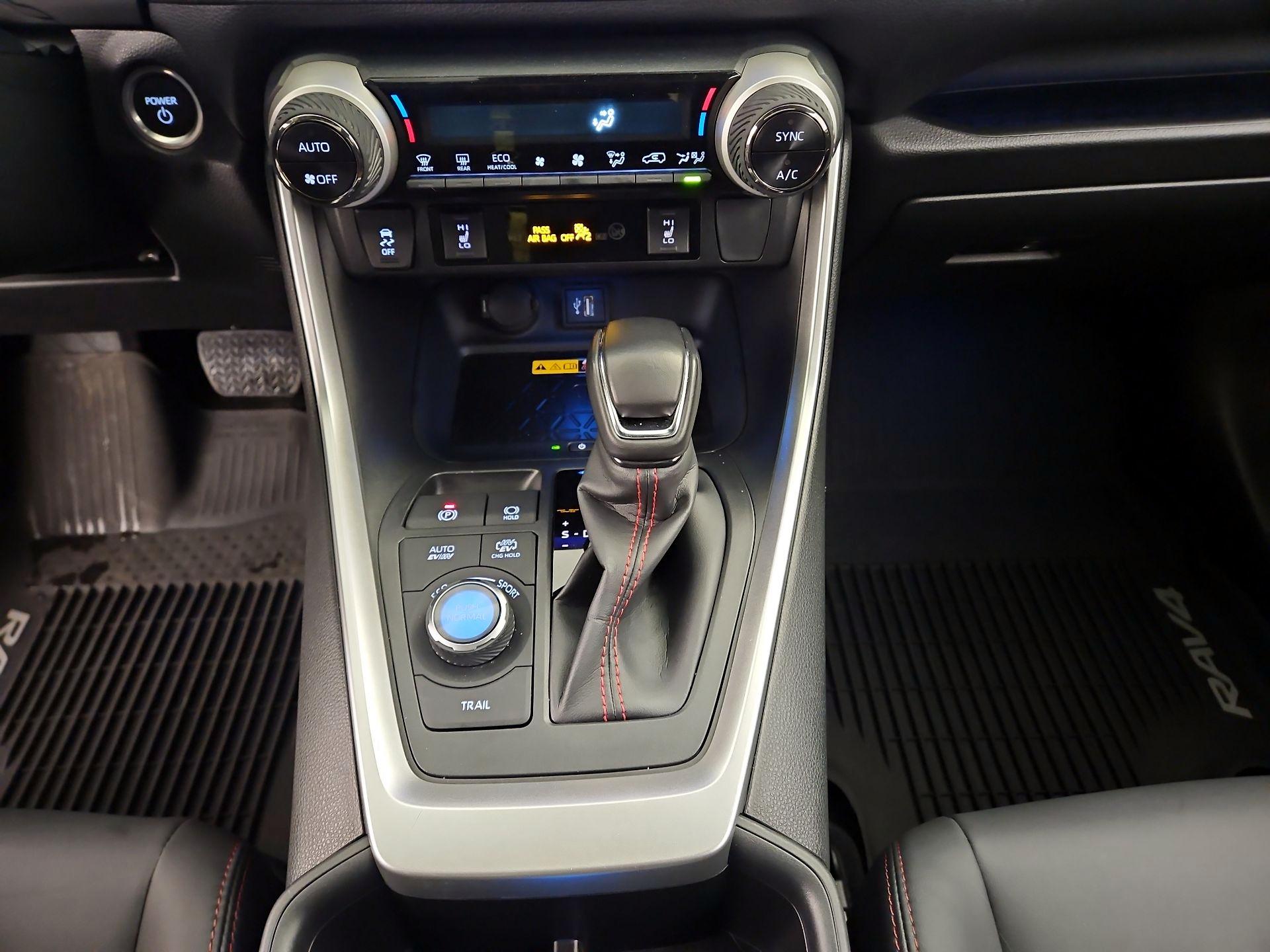 Thumbnail: 2023 Toyota RAV4 - 17