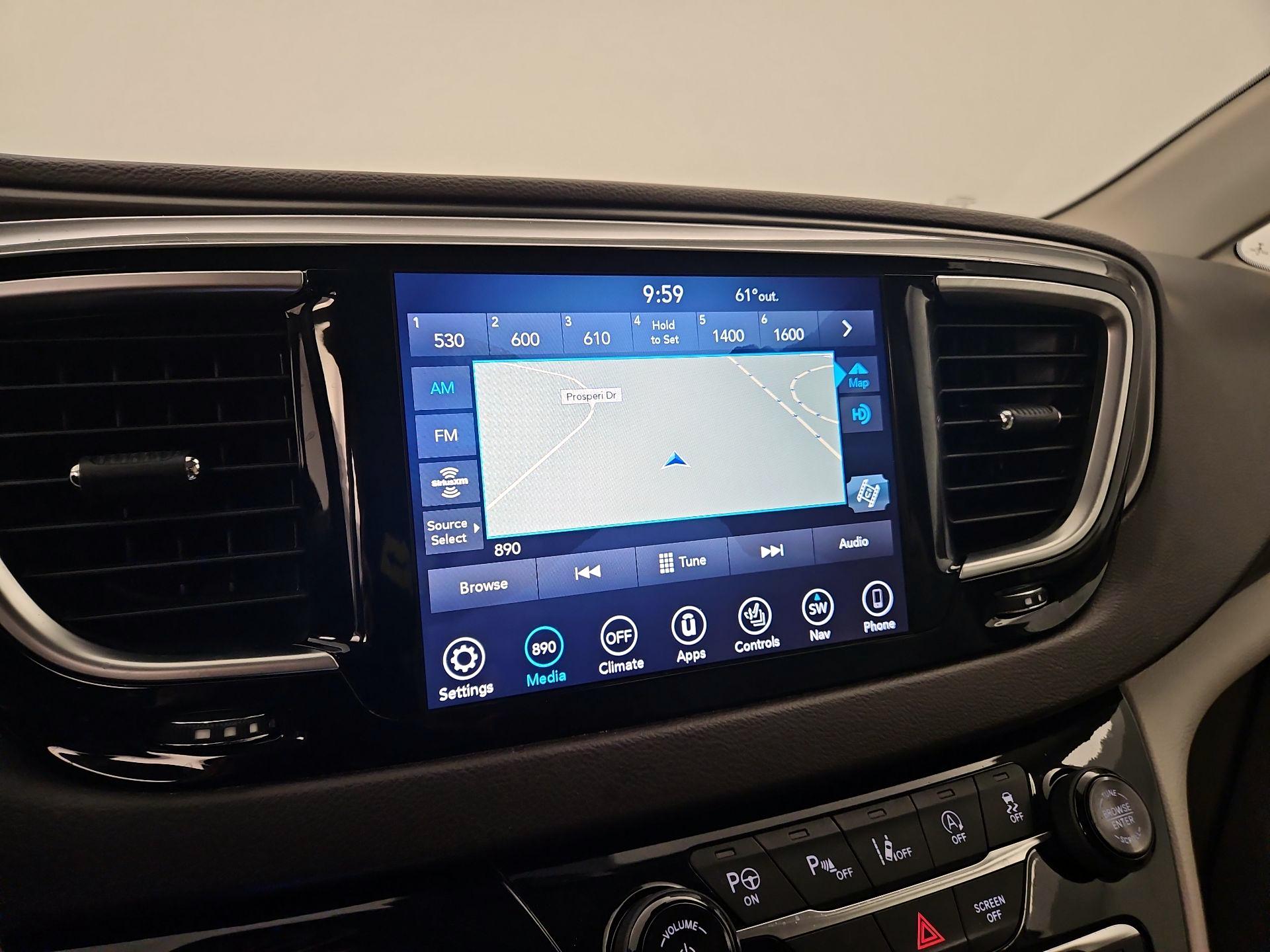 Thumbnail: 2019 Chrysler Pacifica - 16