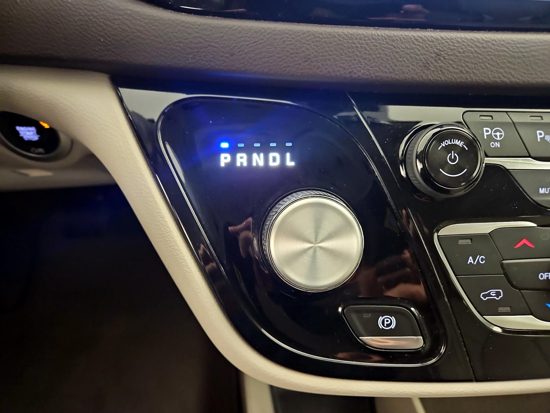 Thumbnail: 2019 Chrysler Pacifica - 18