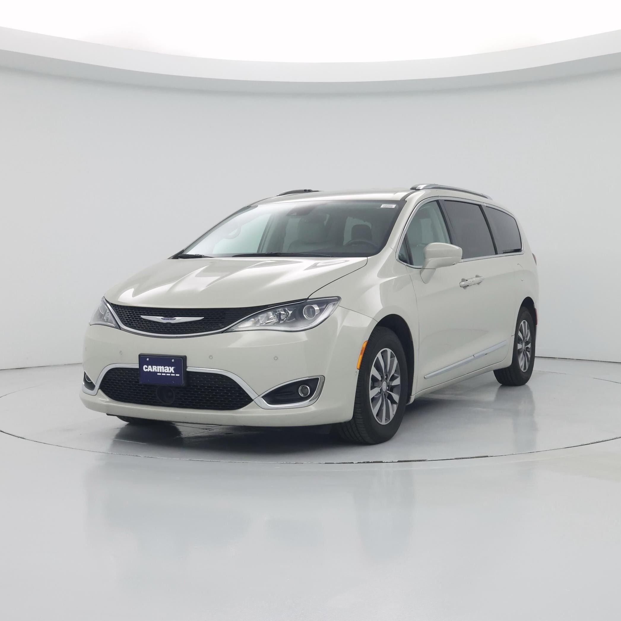 Thumbnail: 2019 Chrysler Pacifica - 4