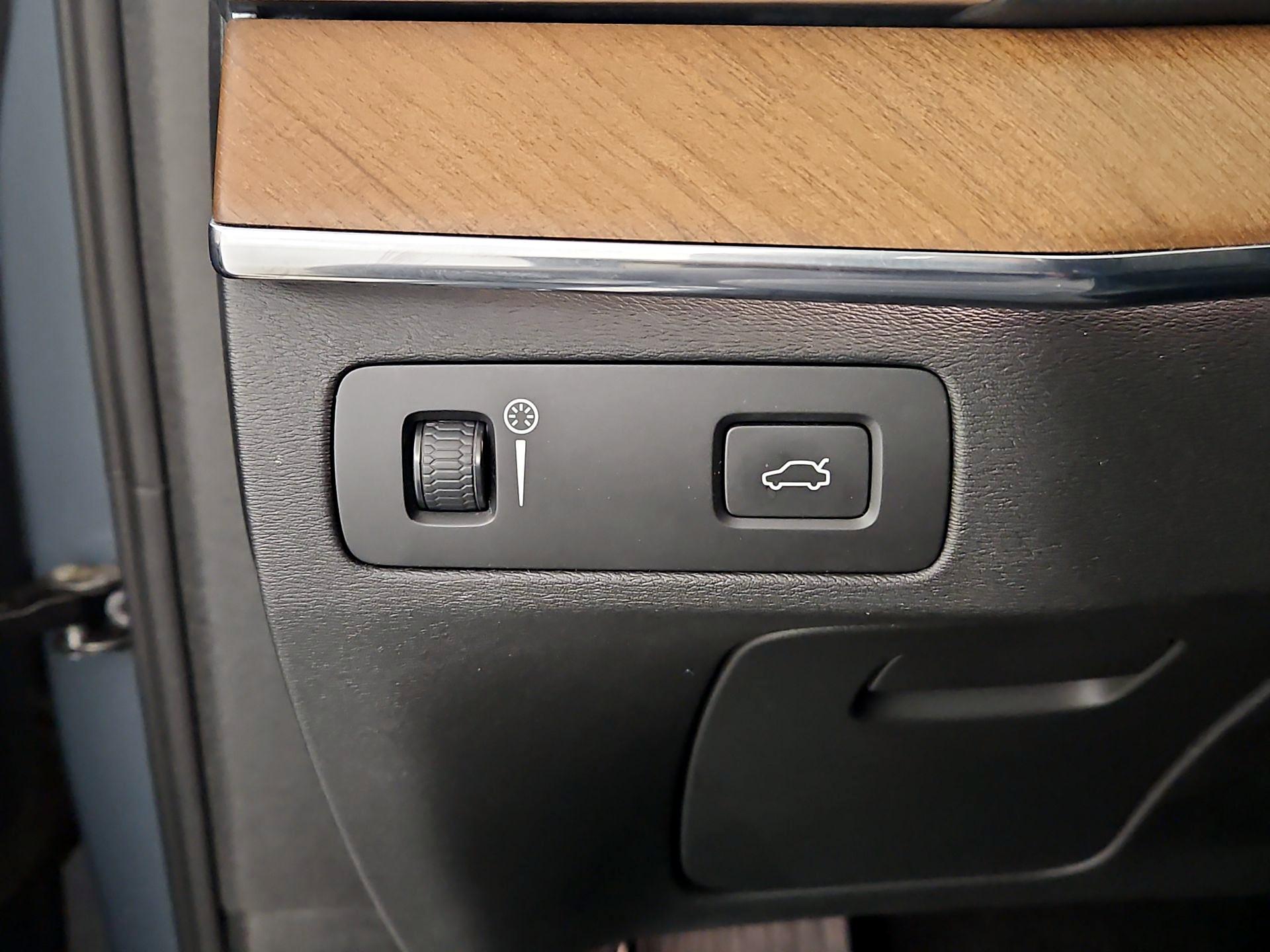 Thumbnail: 2020 Volvo XC90 - 13