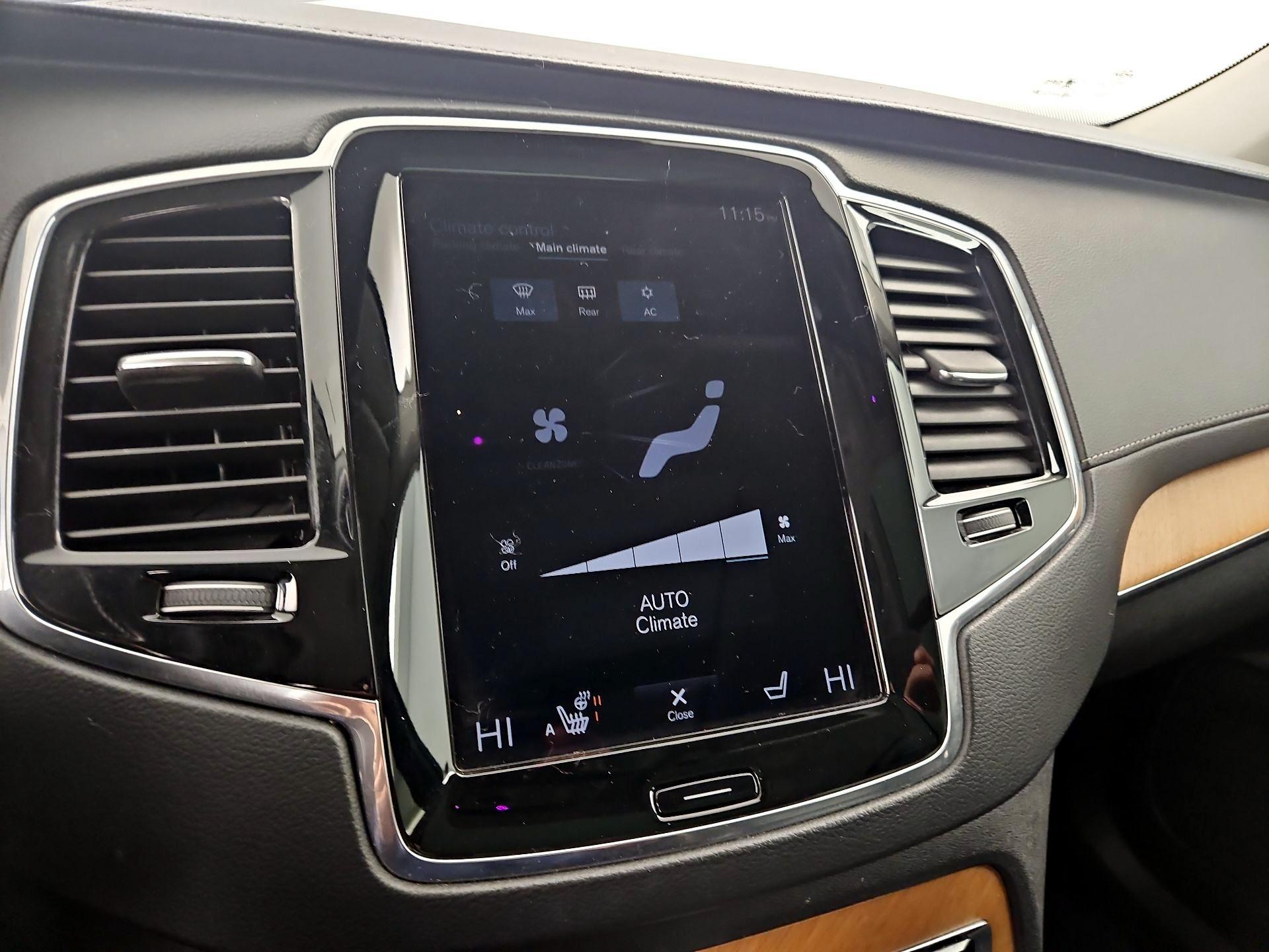 Thumbnail: 2020 Volvo XC90 - 17